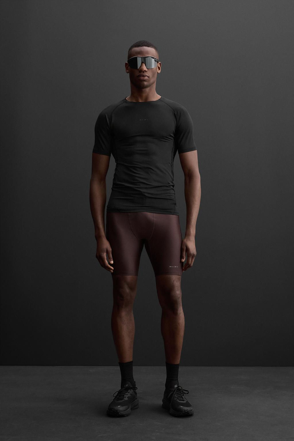 COMPRESSION T-SHIRT