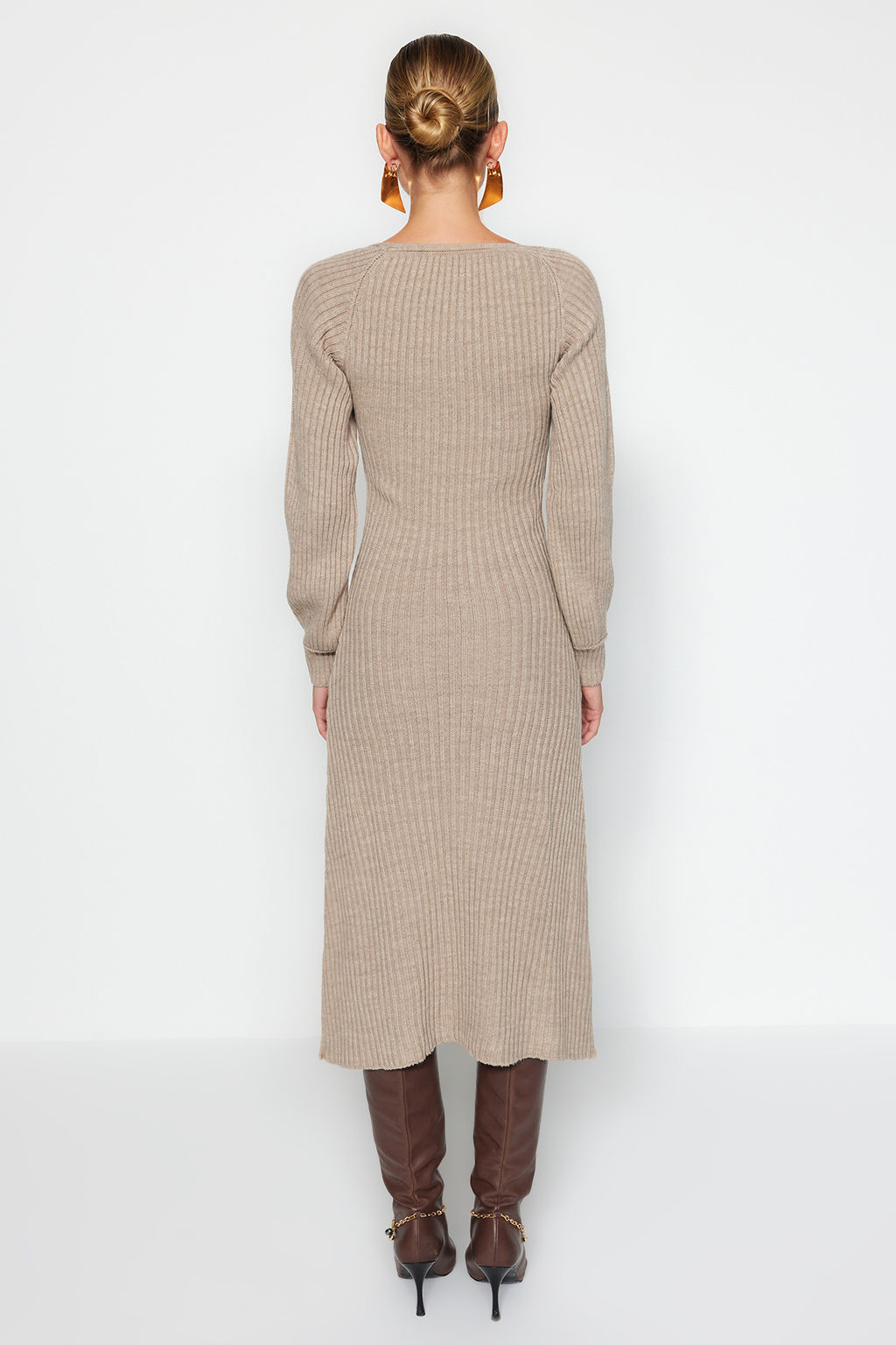 TRENDYOLMILLA Kiremit Midi Triko Kalp Yaka Elbise TWOAW24EL00212  фото 5