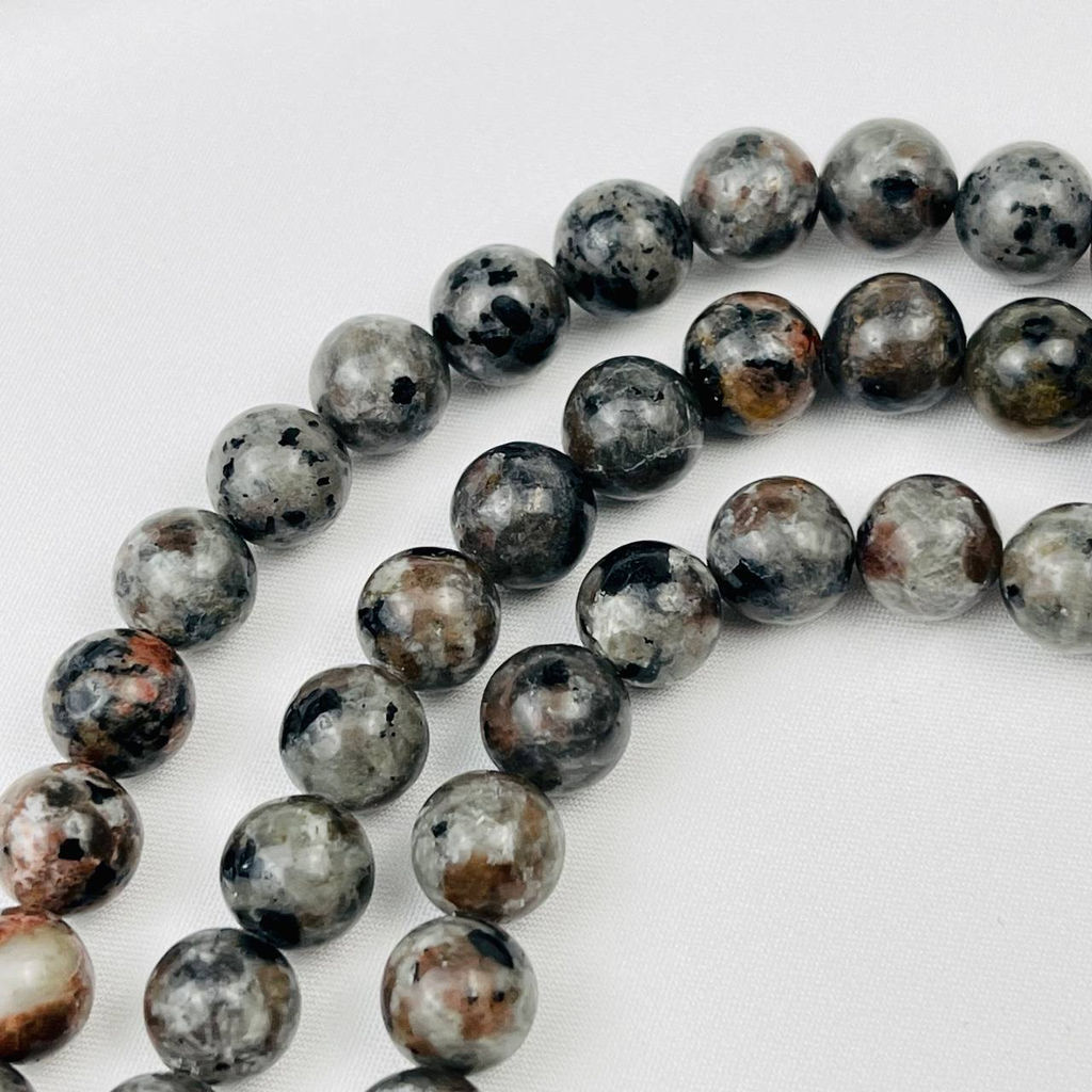 Бусины для украшений из Йооперлита (45 бусин)