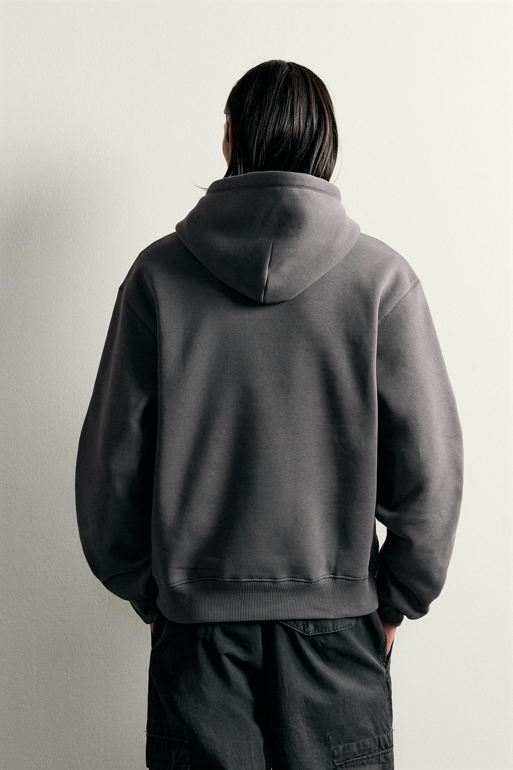 SUDADERA RELAXED FIT CAPUCHA B?SICA / Antracita oscuro - Zara фото 3