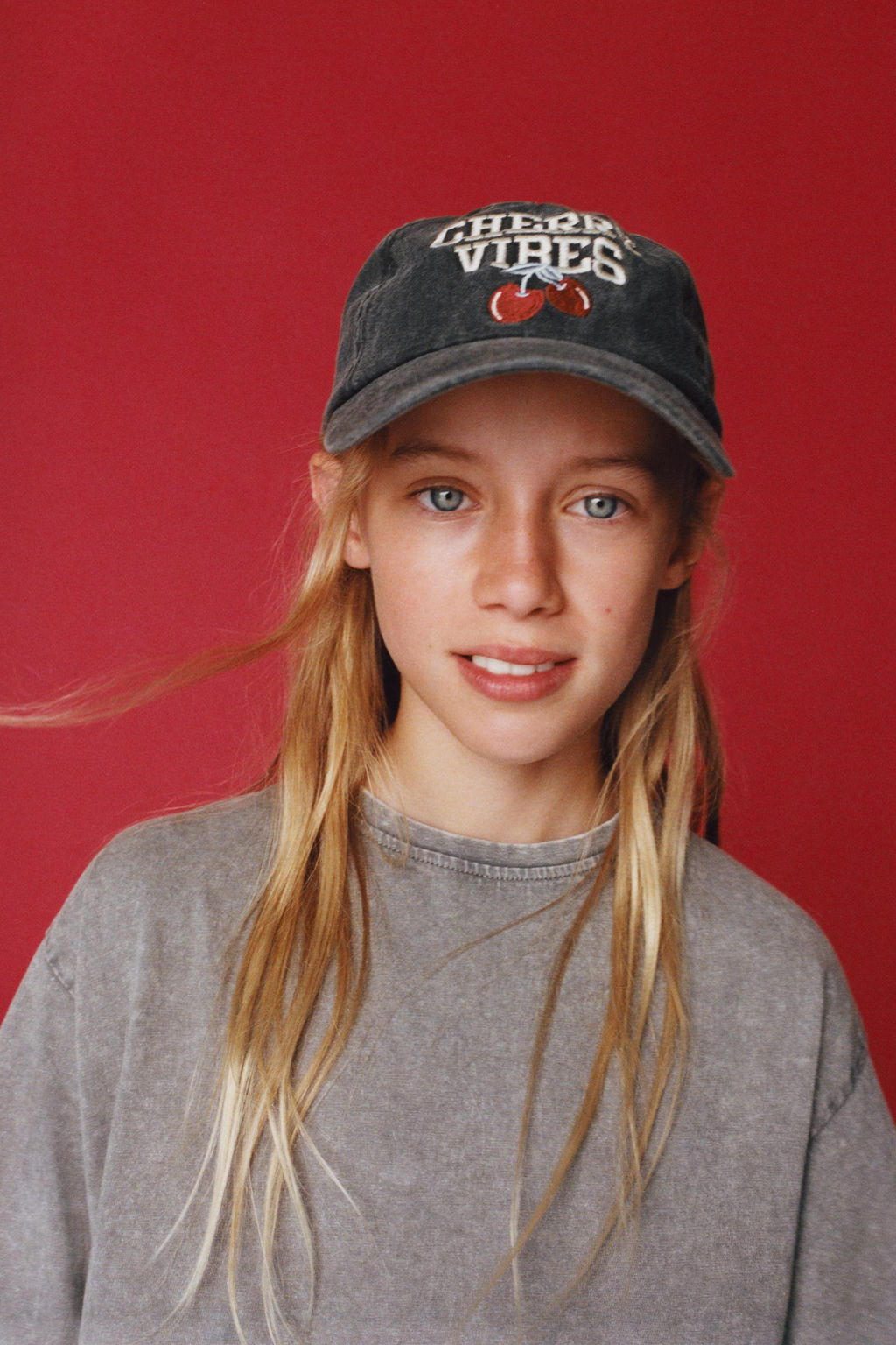 3-14 YEARS/ WASHED EFFECT CHERRY EMBROIDERED CAP - Zara фото 2