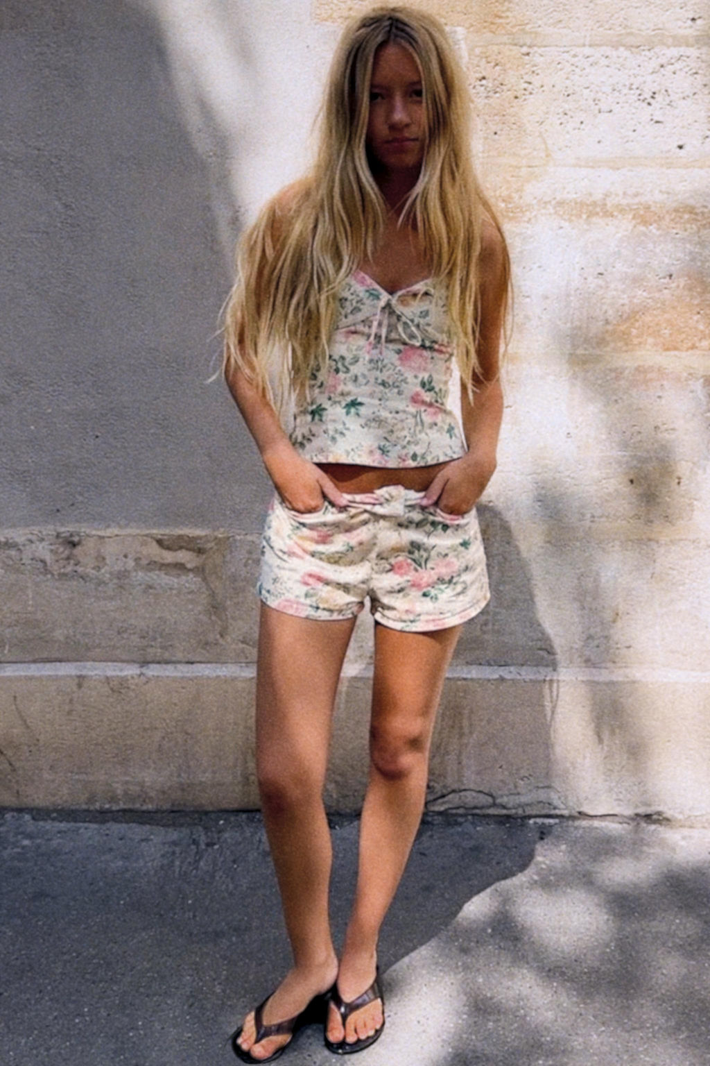 SHORTS FLORES DENIM TRF TIRO ALTO / Blanco roto
