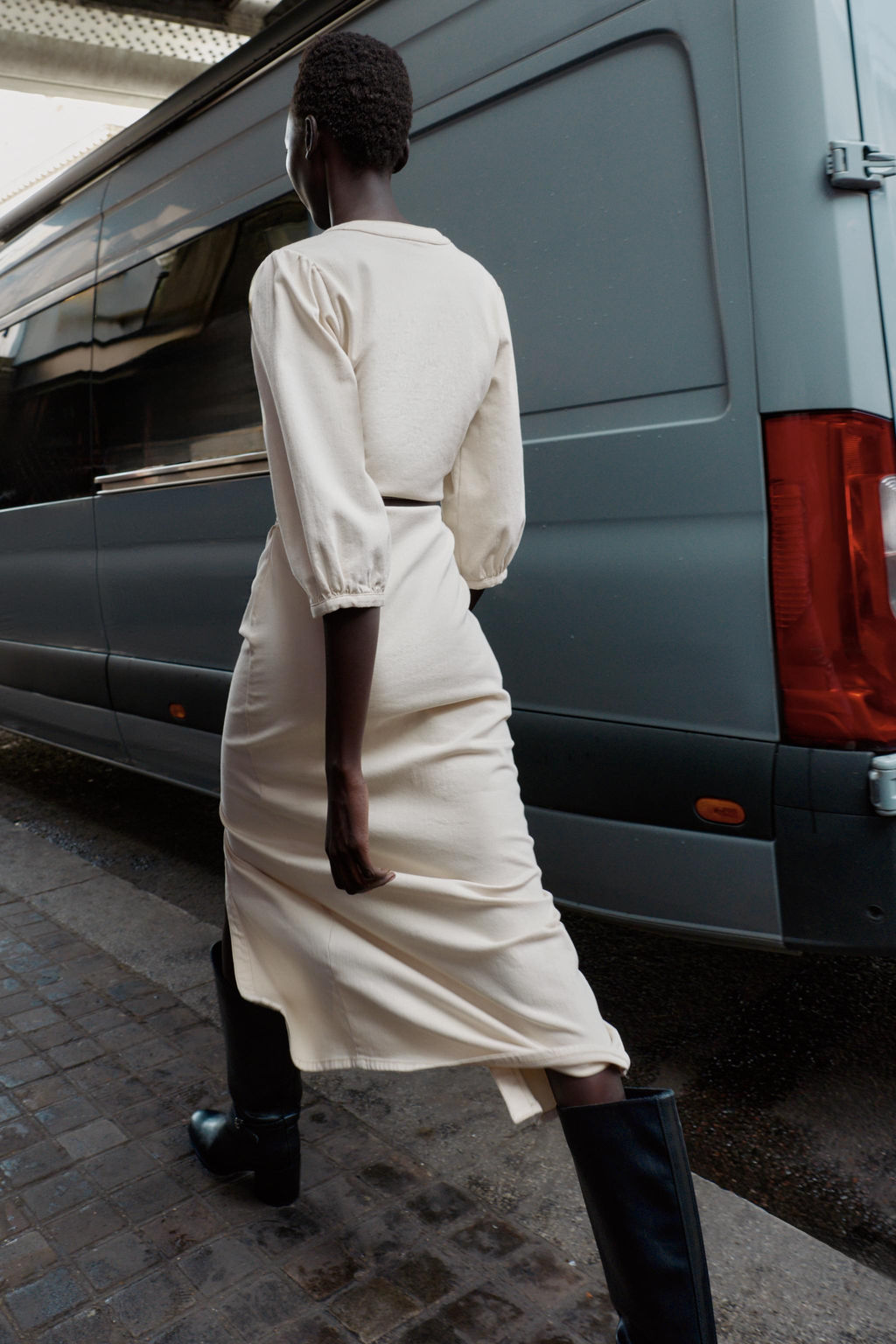 MIDI DRESS WITH PUFF SLEEVES AND BELT - Zara фото 5