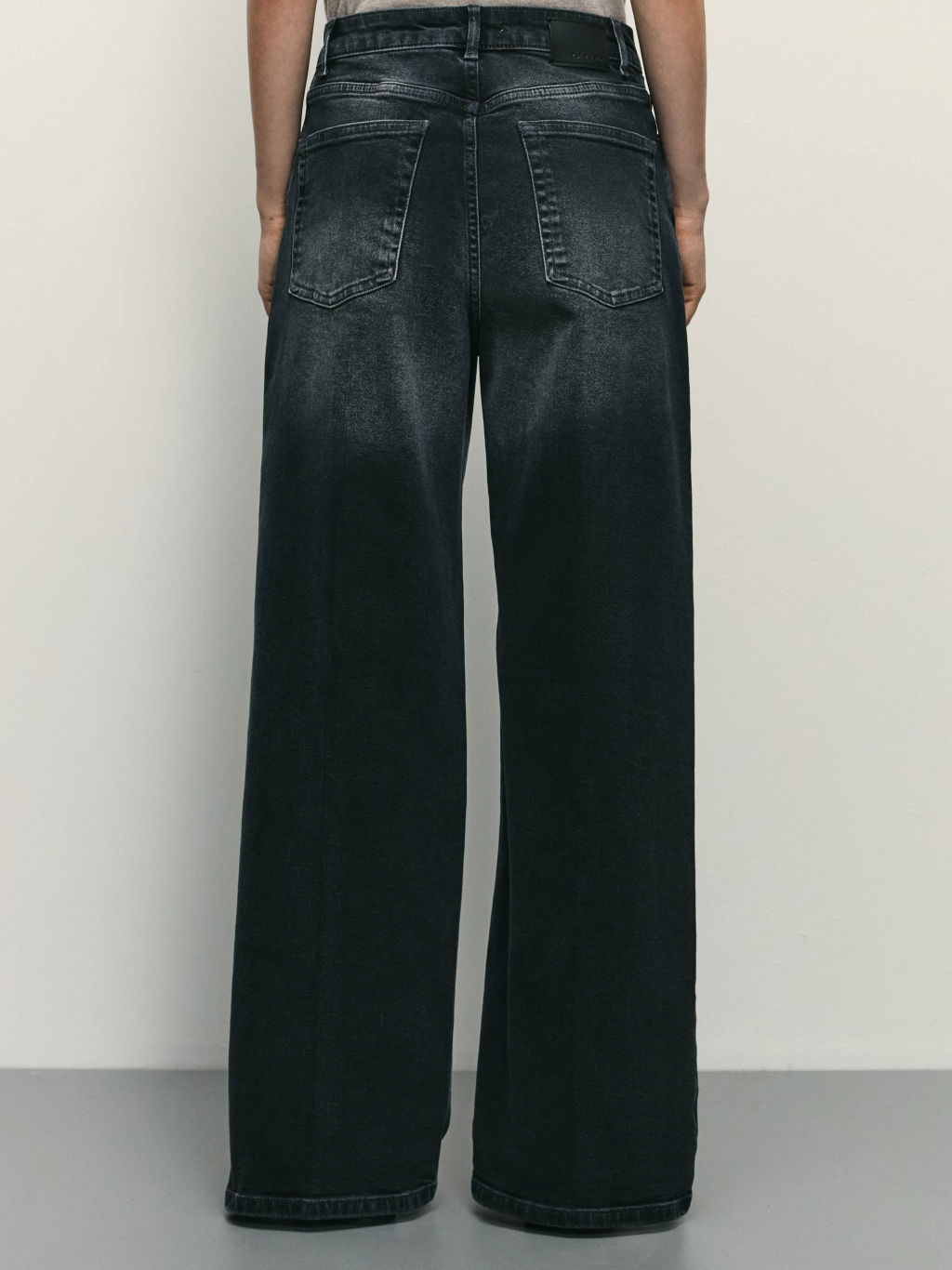 Джинсы wide leg со складками / Zarina фото 4