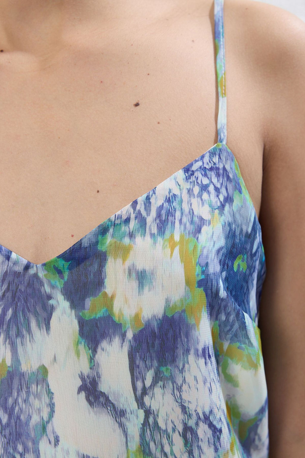 Lacivert Cicekli A Kesim Sifon Ucus Ucus Dokuma Mini Elbise TWOSS25EL00457 - Trendyolmilla фото 3