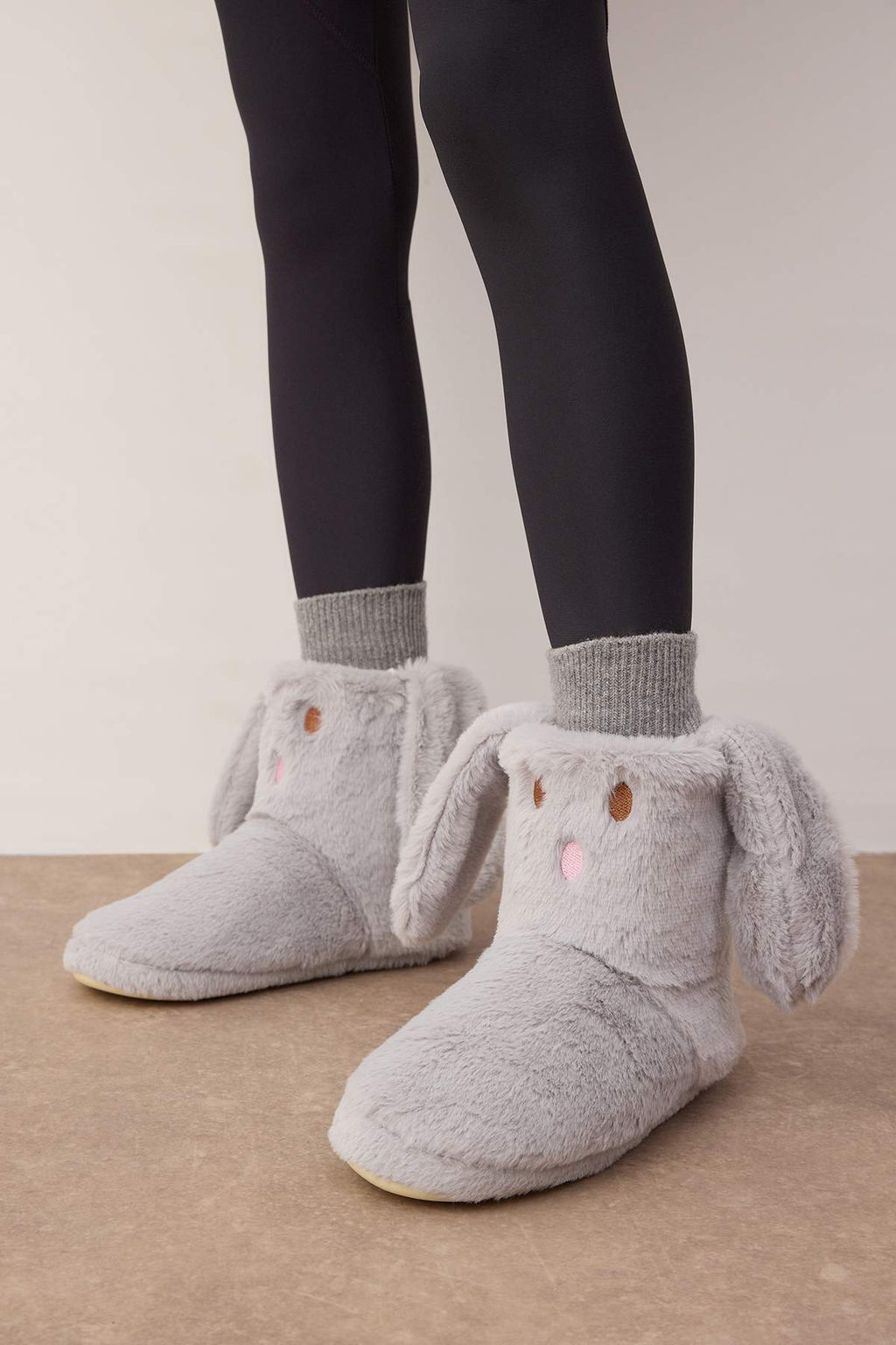 Gri Pelus Kad?n Panduf Ev Botu
TAKAW26ER00008 - Trendyolmilla фото 2