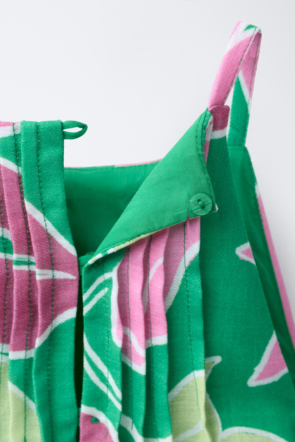MONO CORTO CUELLO HALTER FLORES / Verde - Zara фото 4