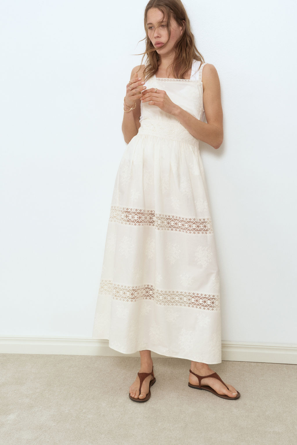 Vestido con ribete de encaje y espalda descubierta - H&m фото 4