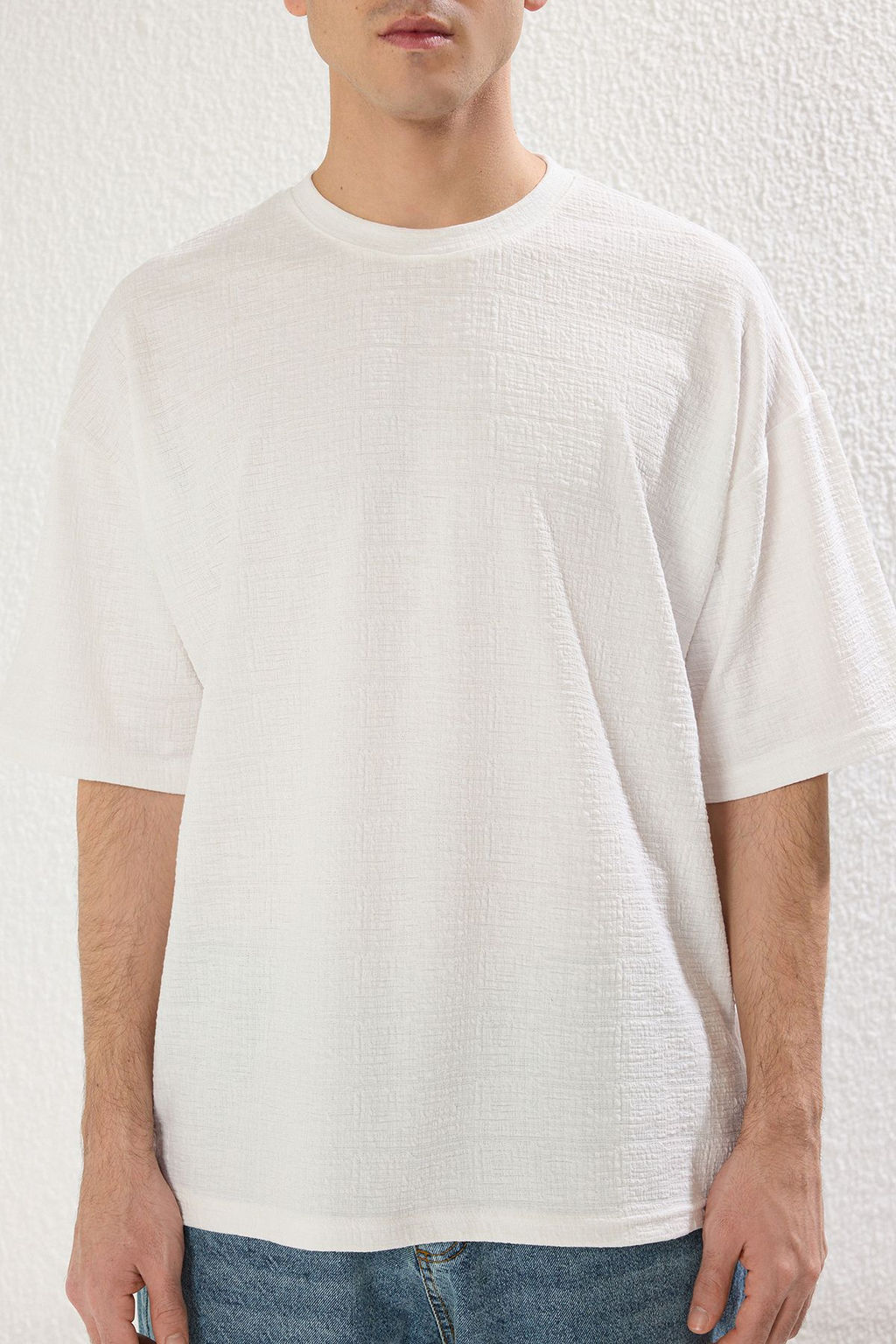 TRENDYOL MAN Ekru Oversize/Genis Kesim Dokulu T-Shirt TMNSS25TS00043 - Trendyolmilla фото 11