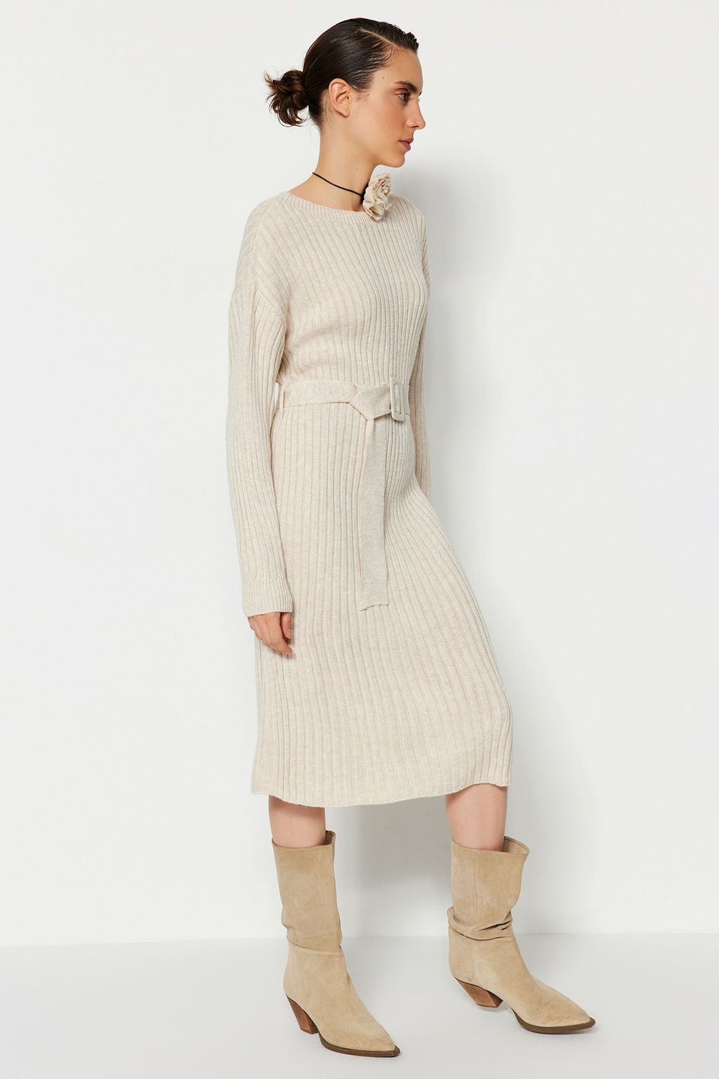 TRENDYOLMILLA Antrasit Mini Triko Kemerli Elbise TWOAW23EL00444 фото 8