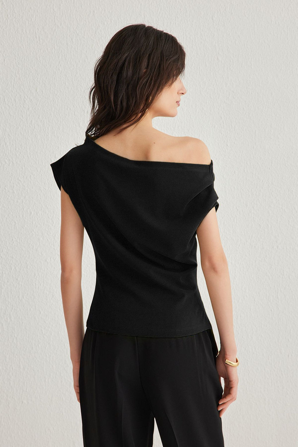 Siyah Buzgu/Drape Detayl? Dokumlu Asimetrik Yaka Orme Bluz TWOSS25BZ00024