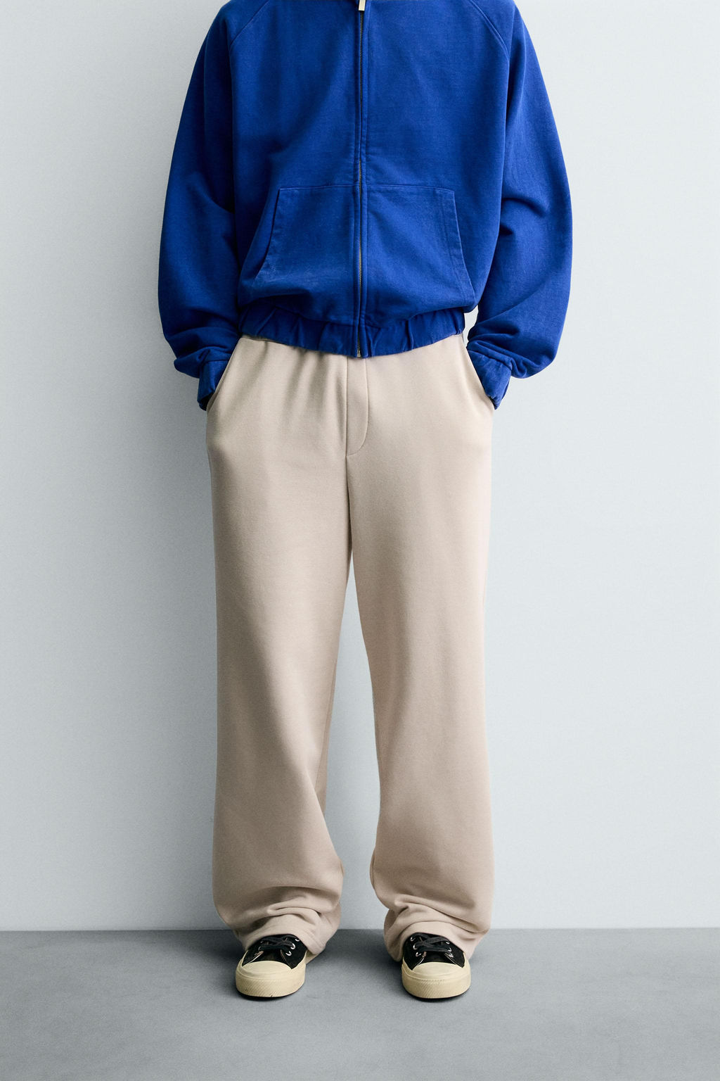 WIDE-LEG JOGGER TROUSERS