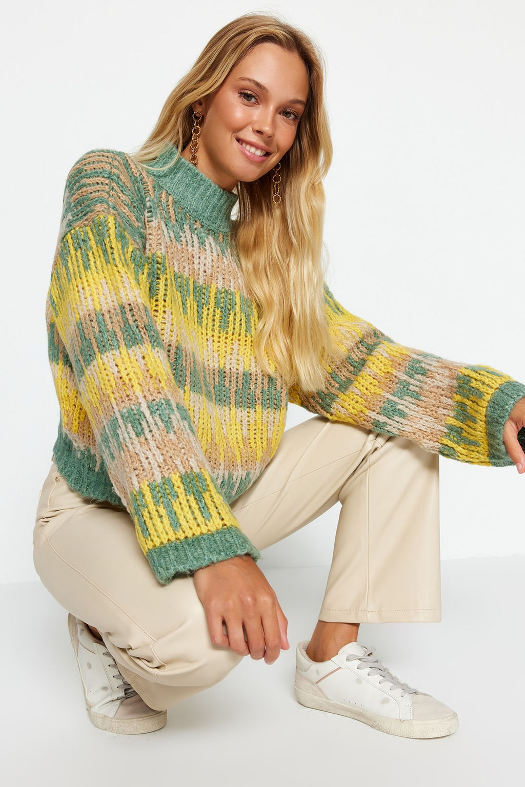 Mavi Yumusak Dokulu Etnik Desenli Kal?n Crop Triko Kazak TWOAW24KZ00688 - Trendyolmilla фото 10