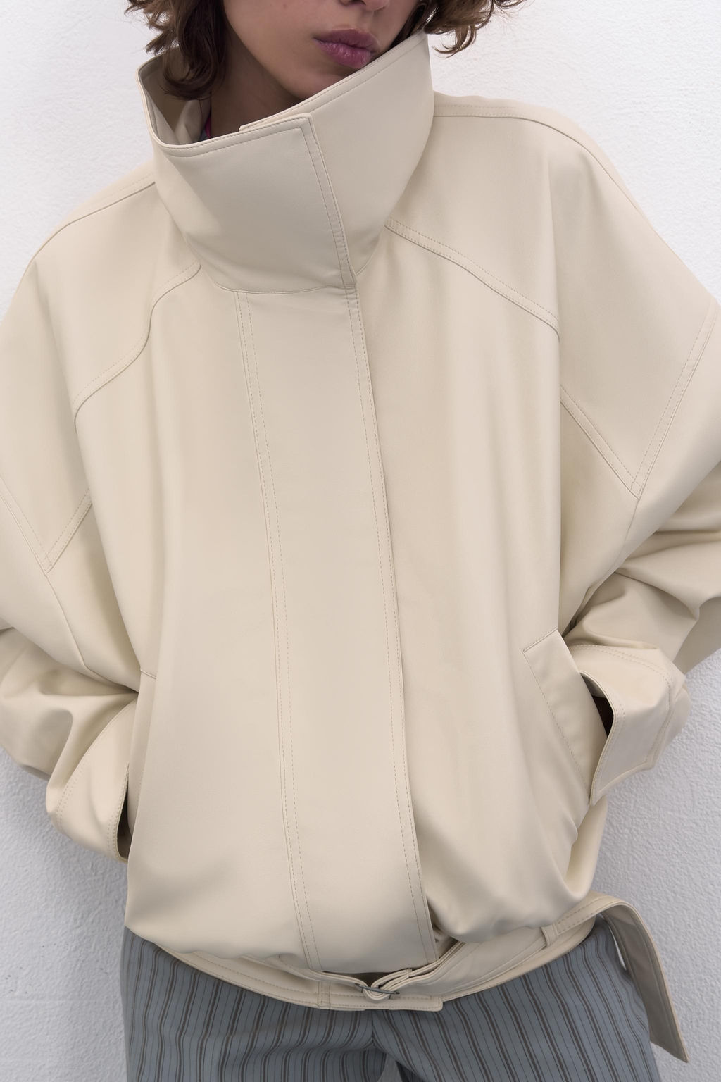 CHAQUETA BOMBER EFECTO PIEL / Crema - Zara фото 9