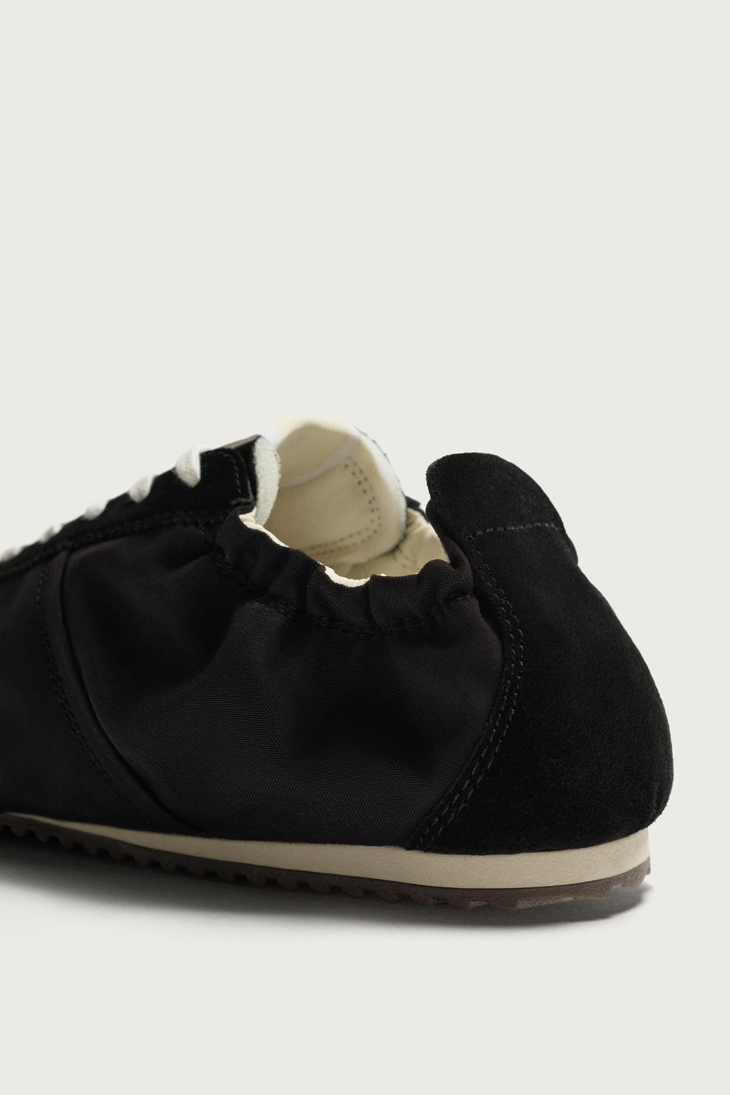 ZAPATILLA ESTILO RETRO / Negro - Zara фото 4