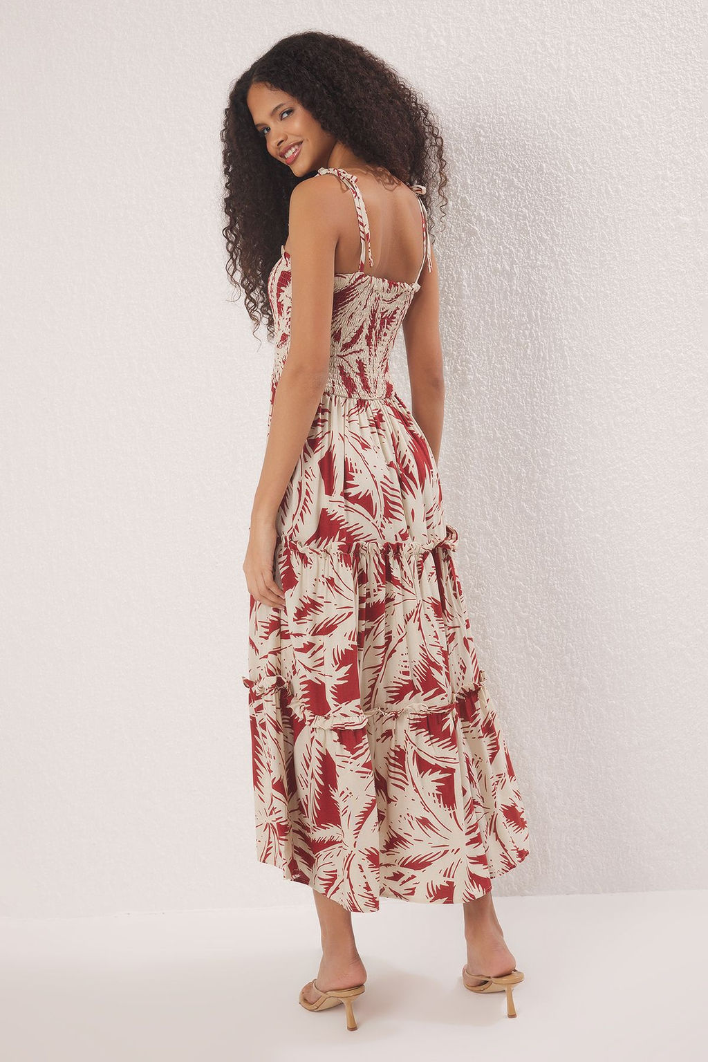 Trendyolmilla Kahverengi Cicekli Gipeli Maxi Dokuma Elbise TWOSS25EL00713 фото 4