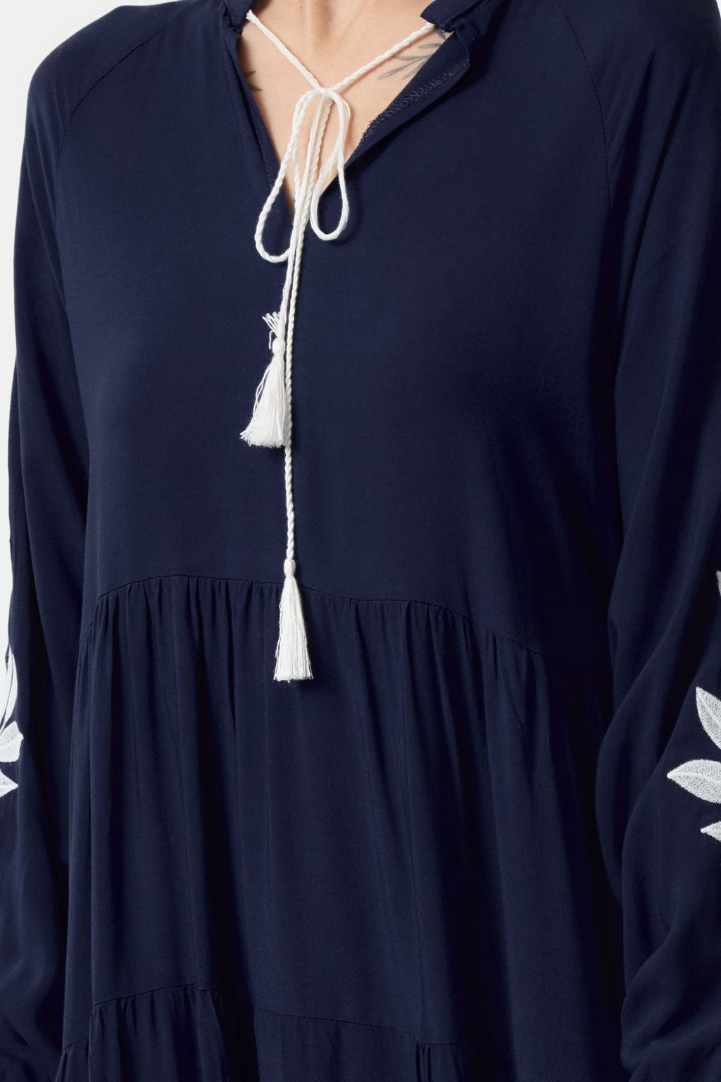 TRENDYOLMILLA Lacivert Genis Kesim Nak?sl? Midi Dokuma Elbise TWOAW25EL00543  фото 3