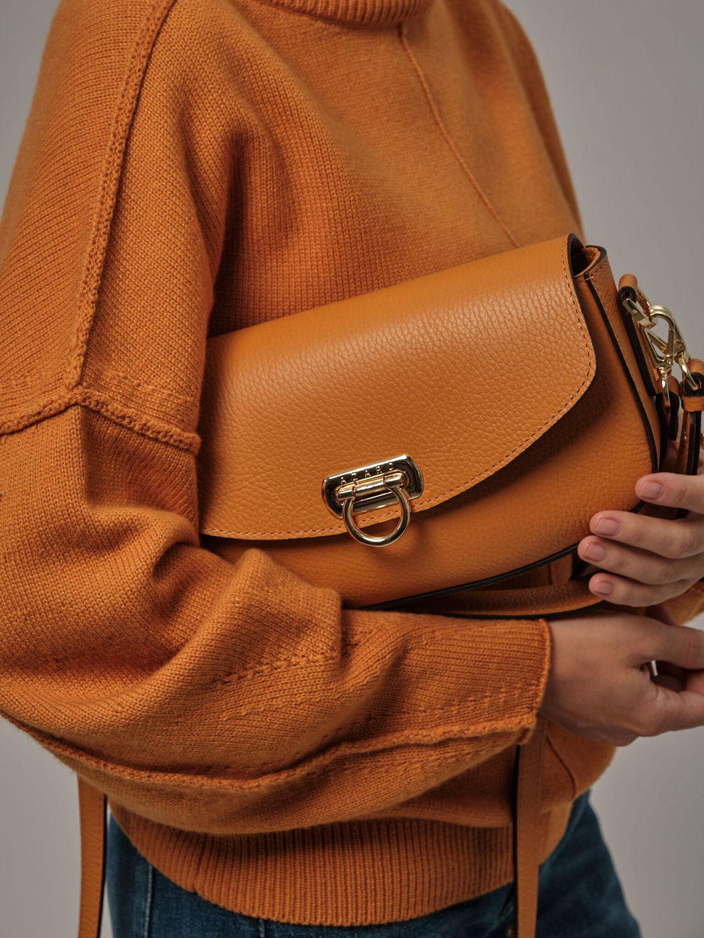 Сумка Azaro 31049 оранжевый карандаш