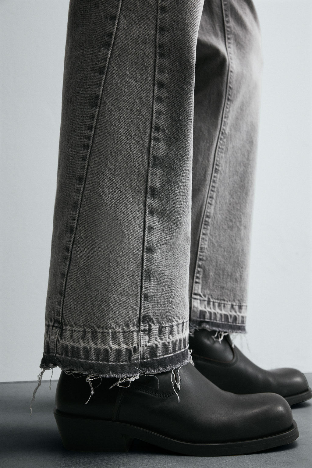 JEANS FLARE FIT ROTOS / Gris - Zara фото 15
