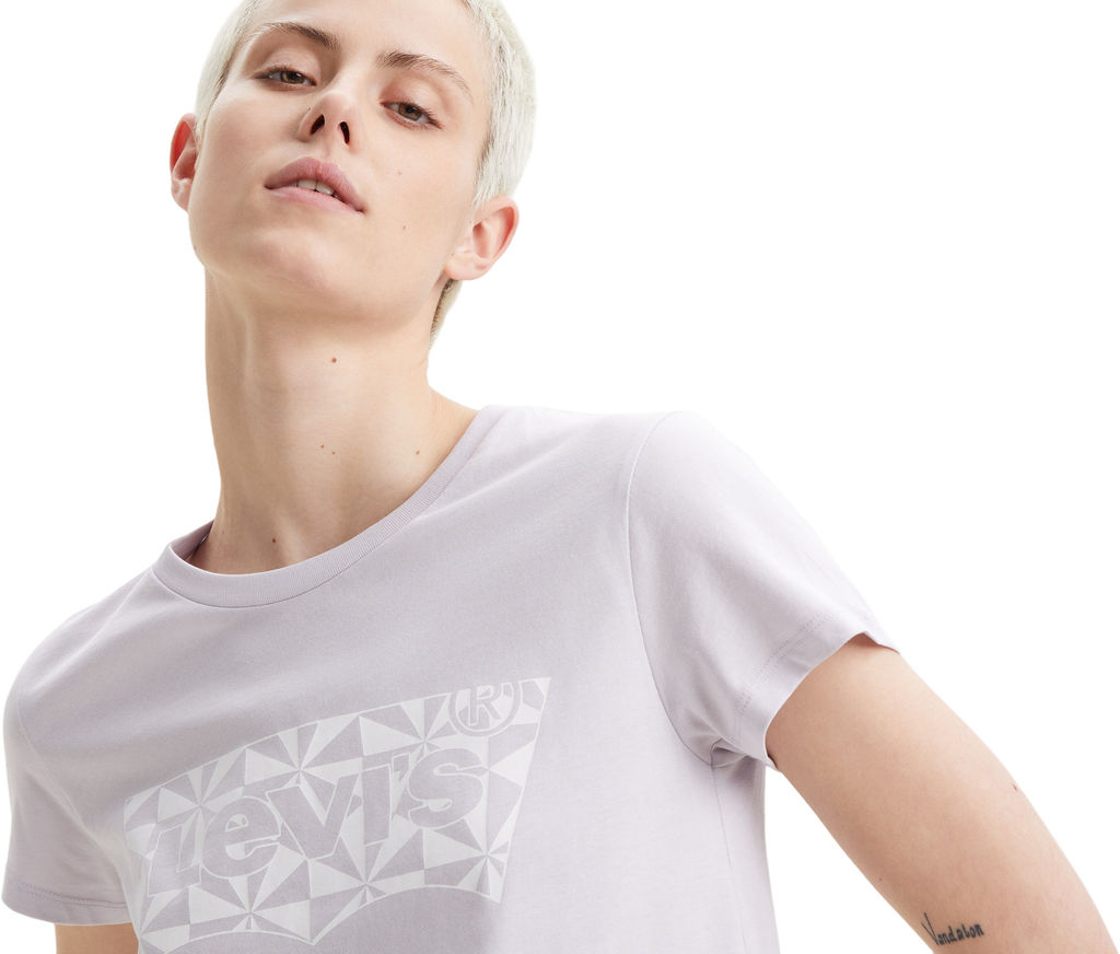 Футболка женская