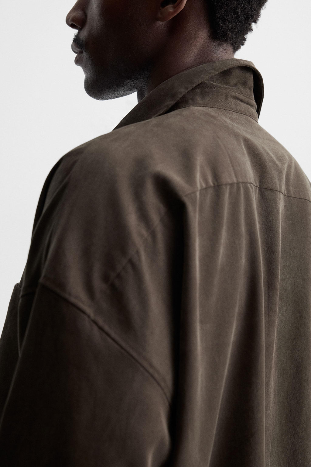 OVERSIZED FIT SHIRT