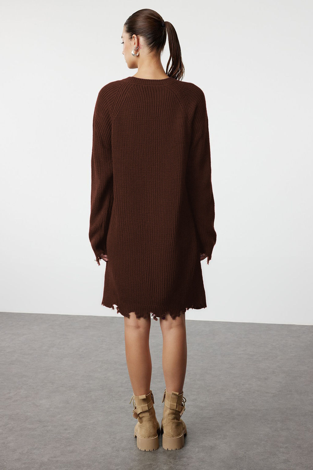 TRENDYOLMILLA Haki Mini Triko Genis Kal?p Ak?tma Detayl? Duz Elbise TWOAW24EL00113 фото 41