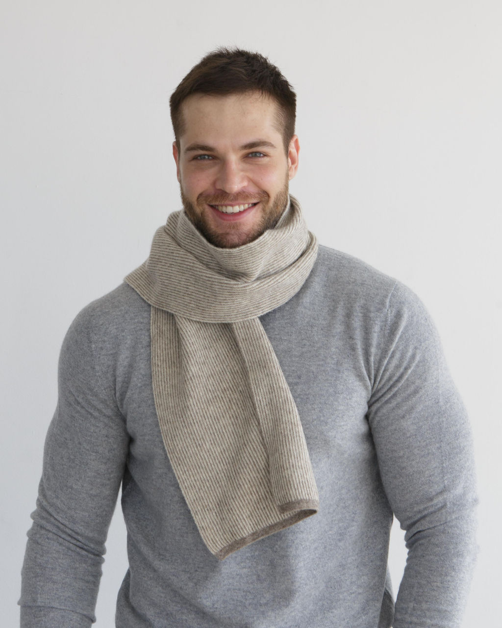 Шарф из шерсти в полоску серый