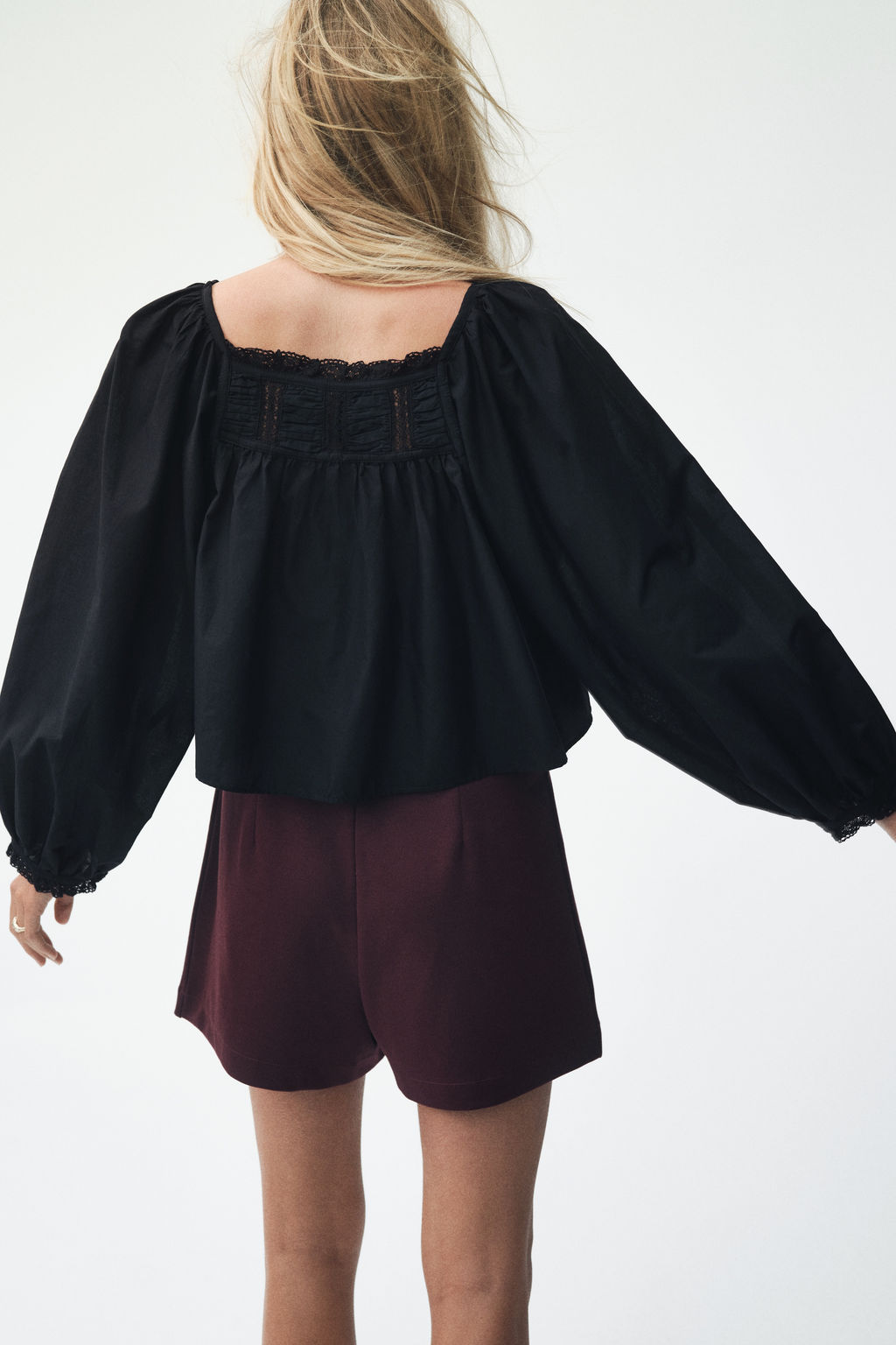 Blusa de algod?n con ribetes de encaje - H&m фото 4
