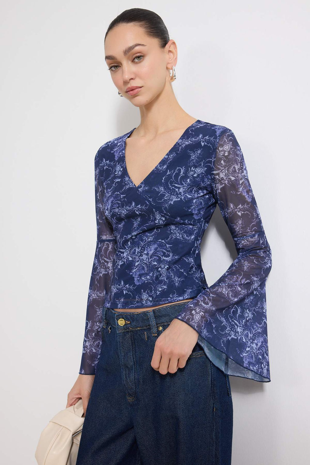 Cok Renkli Boho/Boho Chic Bask?l? V yaka Ispanyol Kol Tul Esnek Orme Bluz TWOAW26BZ00239