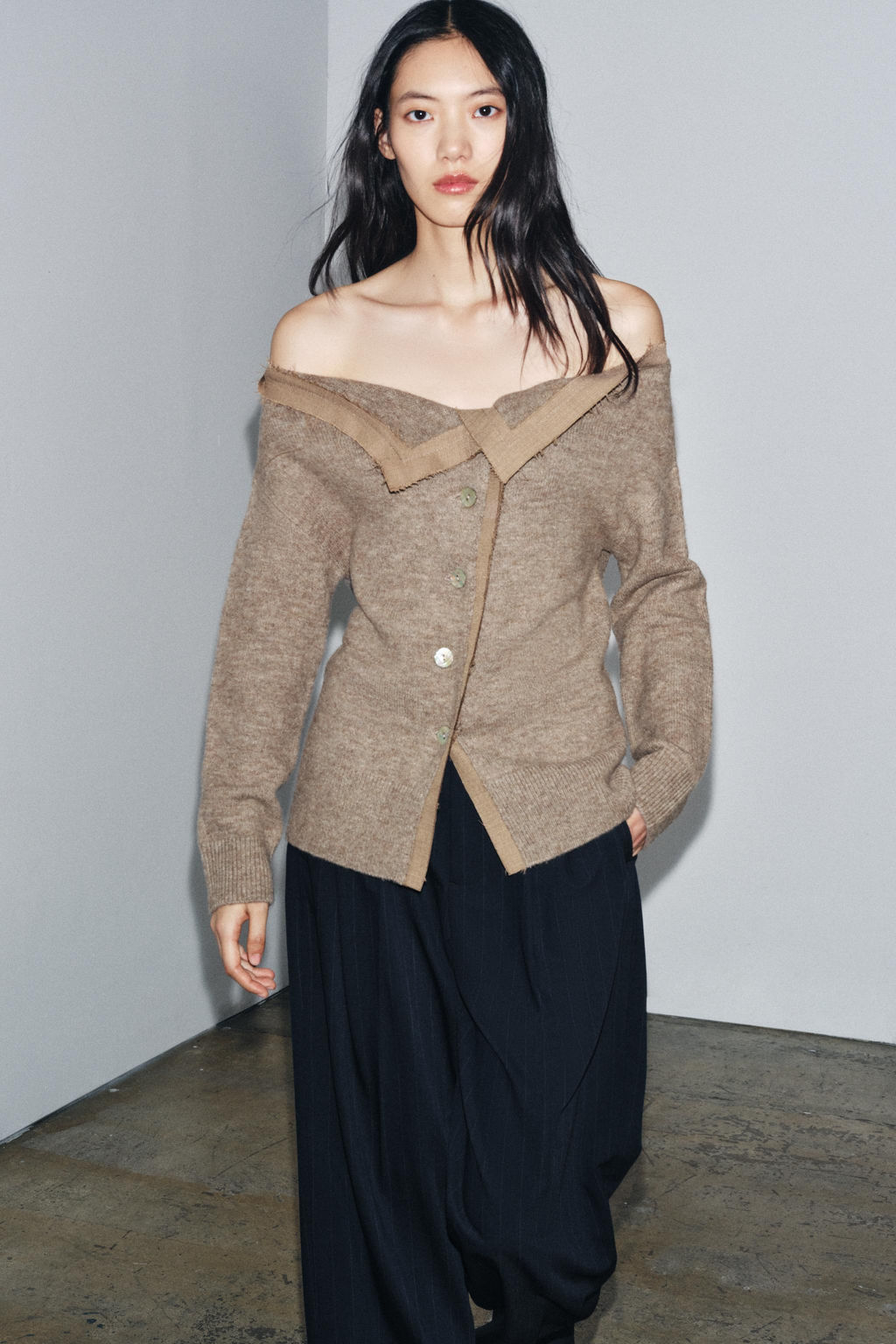 BOAT NECK CARDIGAN
