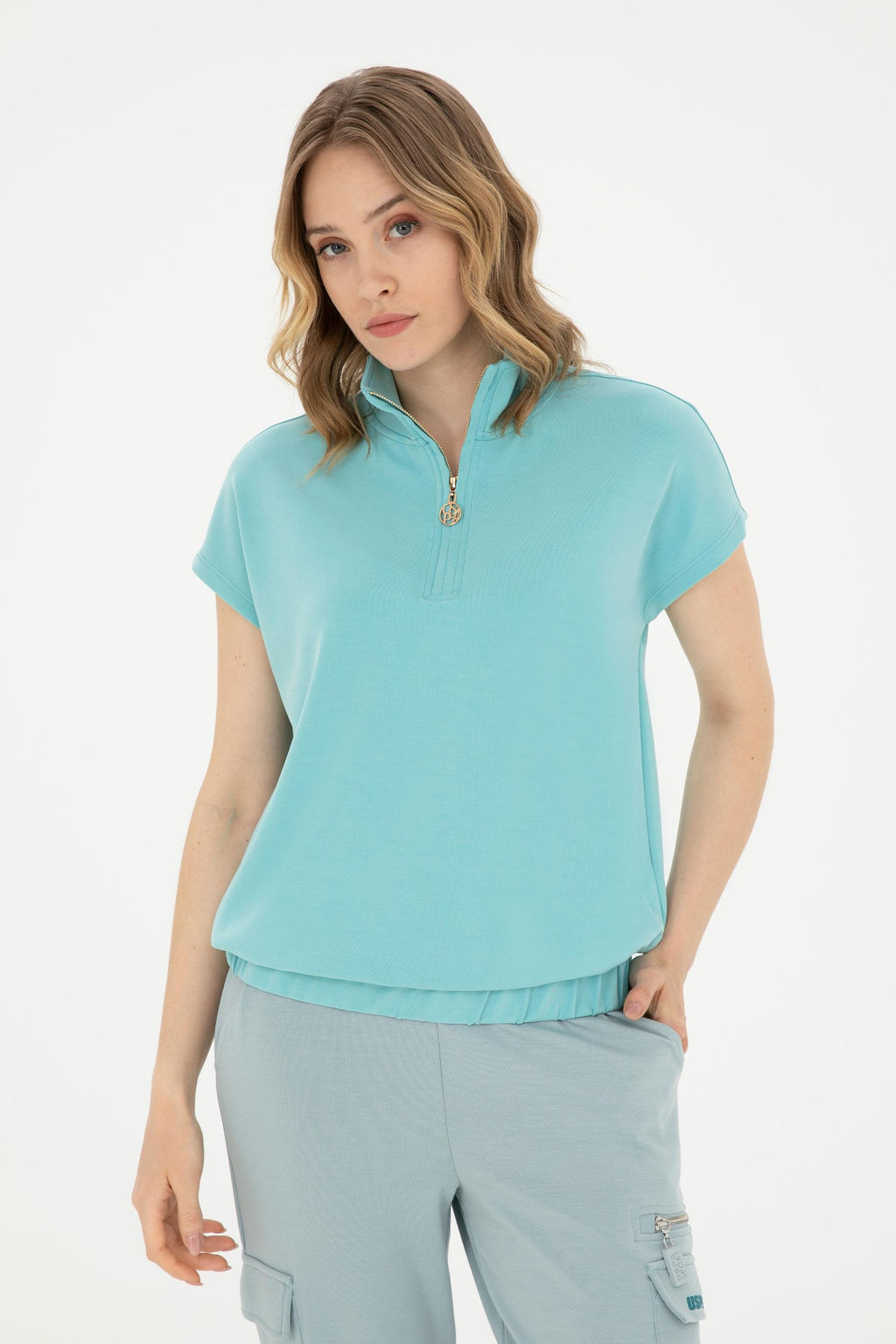 Женская базовая футболка светло-хаки с v-образным вырезом Неожиданная скидка в корзине - U.s. polo assn фото 10