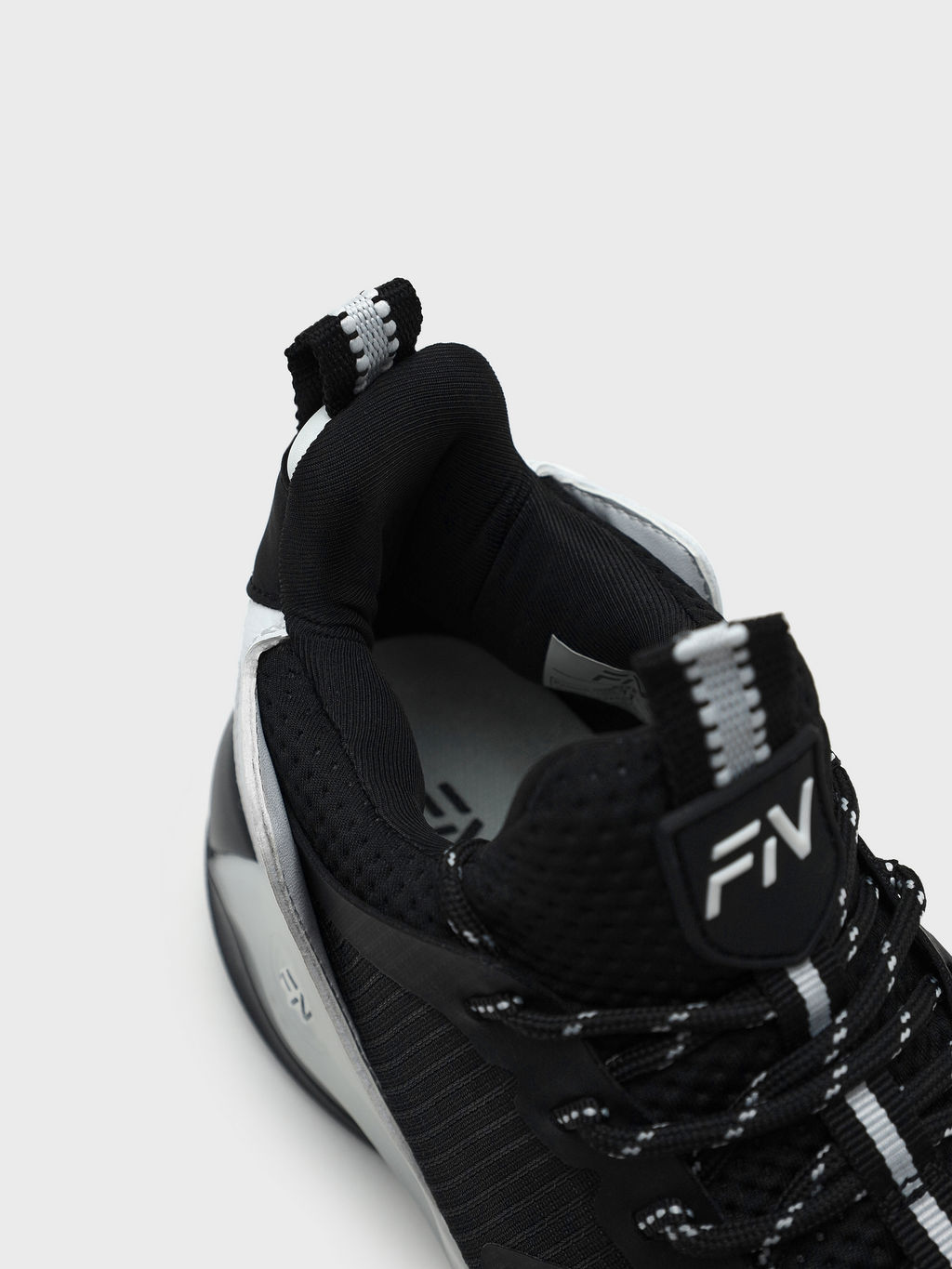 Баскетбольные кроссовки FN Dunkify (Black/White)