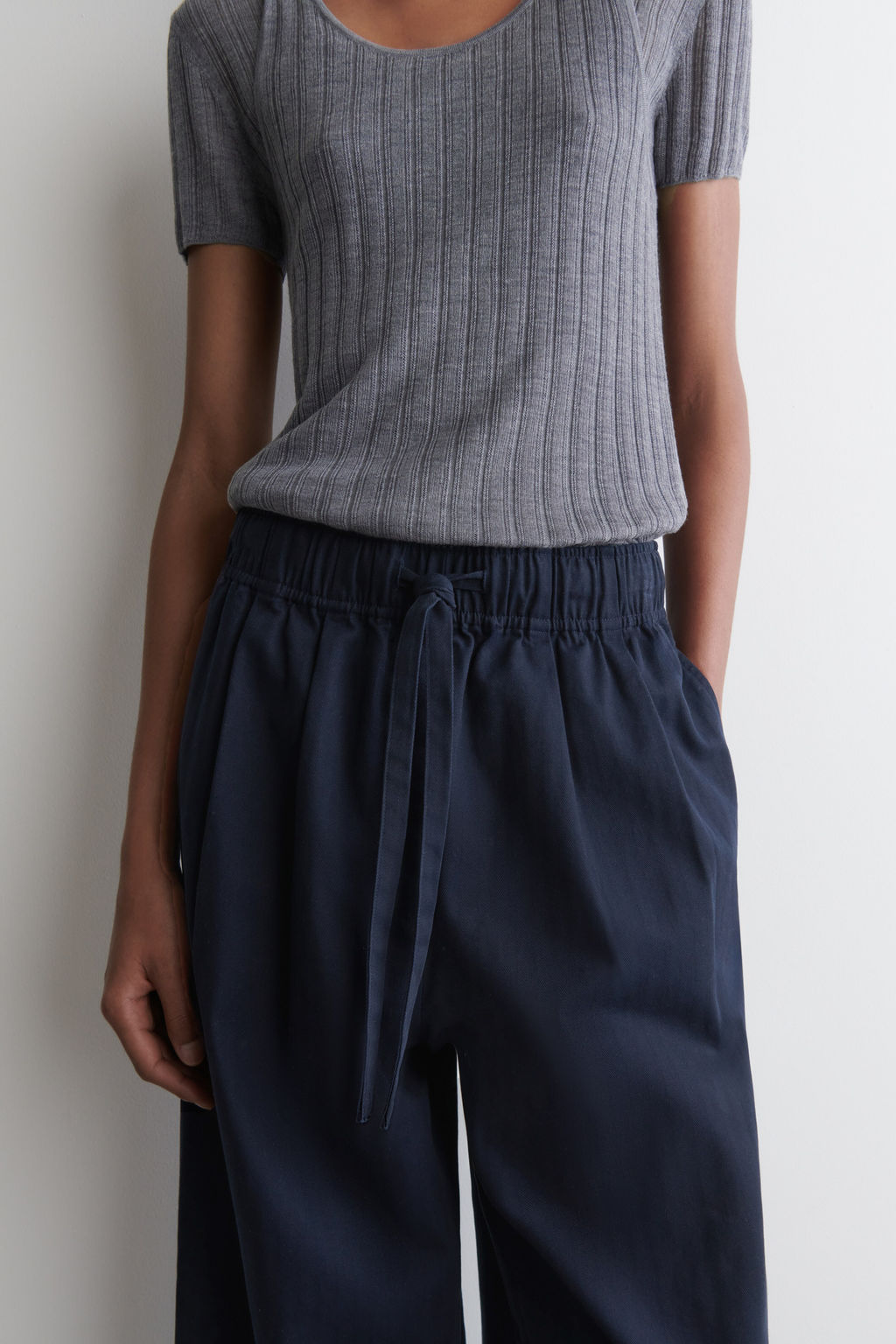 PANTAL?N TAPERED LEG DE ALGOD?N CON CORD?N - H&m фото 6