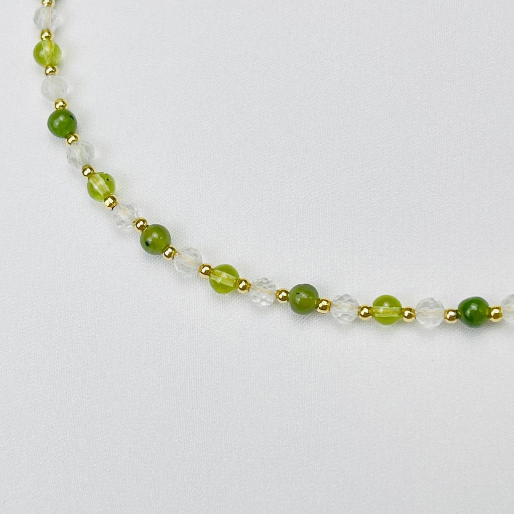 Колье для "Девы" из Хризолита,Нефрита и Горного Хрусталя 38 см +