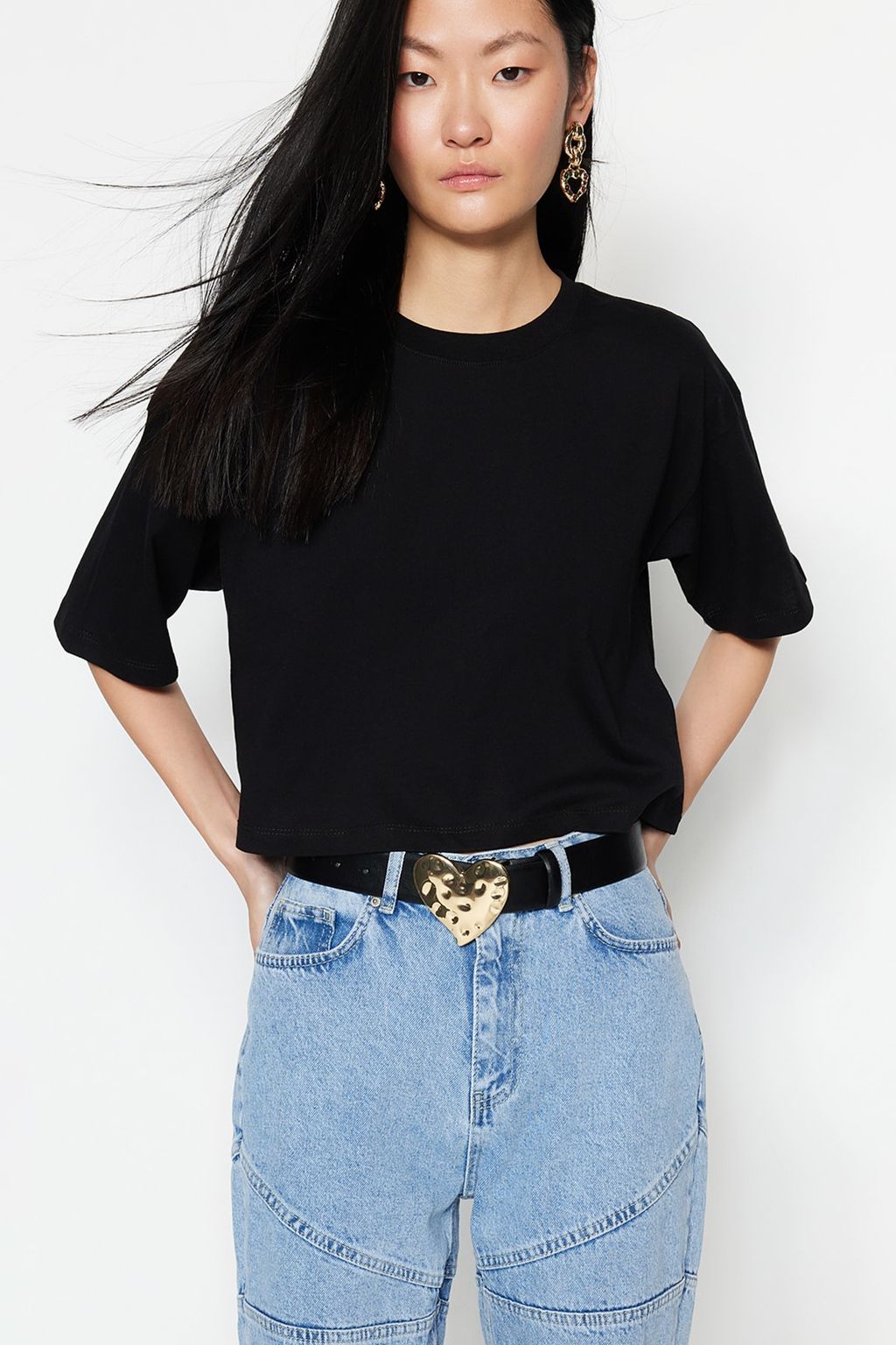 TRENDYOLMILLA Beyaz %100 Pamuk Premium Crop Bisiklet Yaka Orme T-Shirt TWOSS23TS00038  фото 11