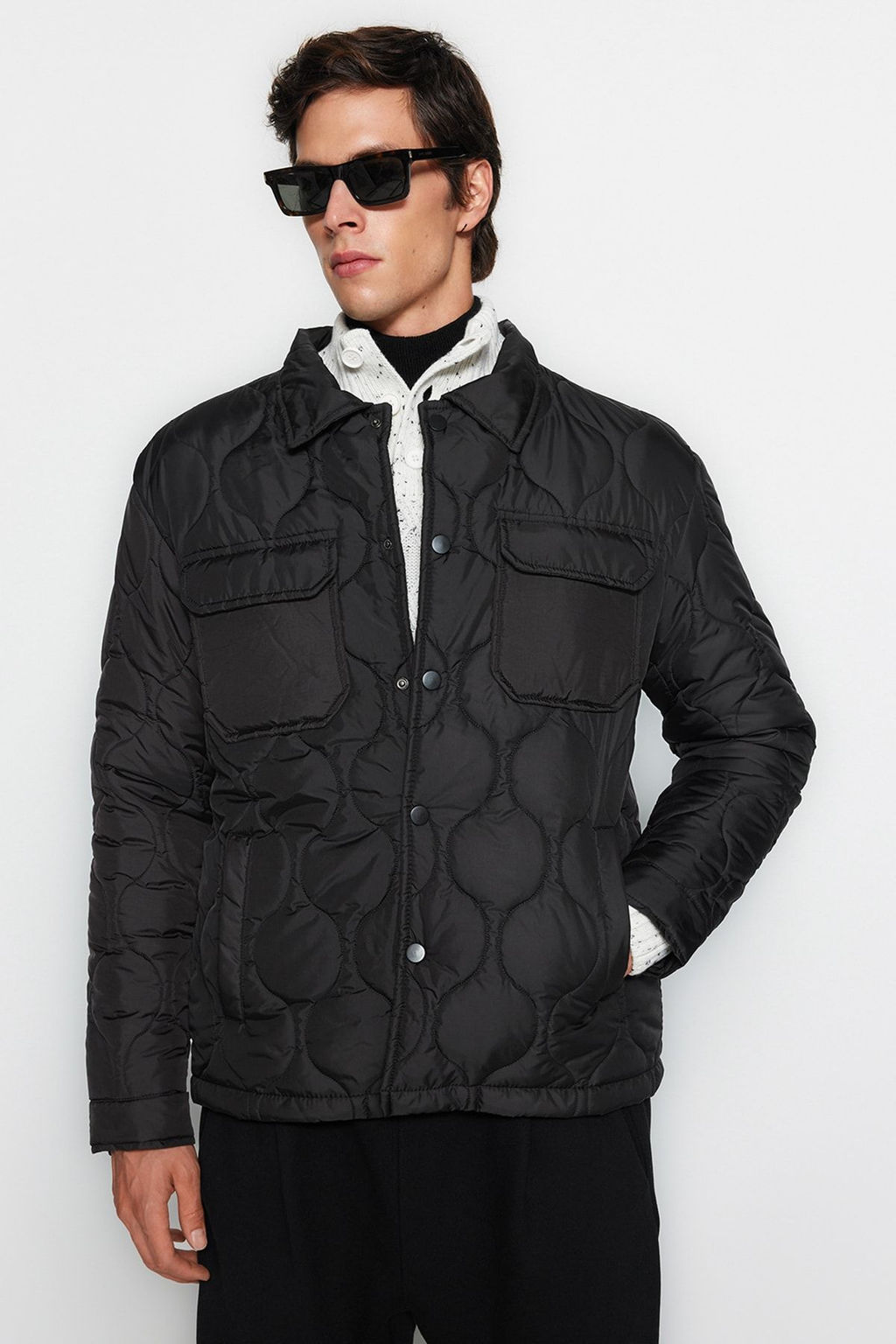 Siyah Unisex Regular Fit Su ve Ruzgara Dayan?kl? Kapitone K?sl?k Mont TMNAW24MO00016