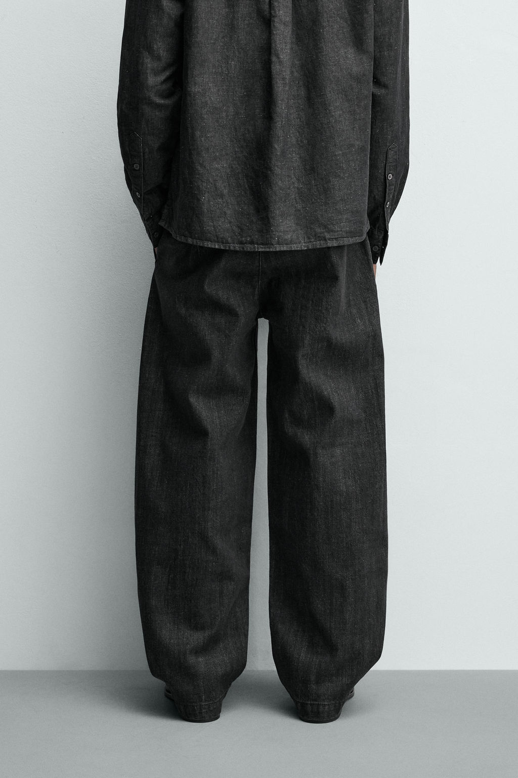 PANTAL?N CHINO DENIM BARREL FIT / Gris - Zara фото 3