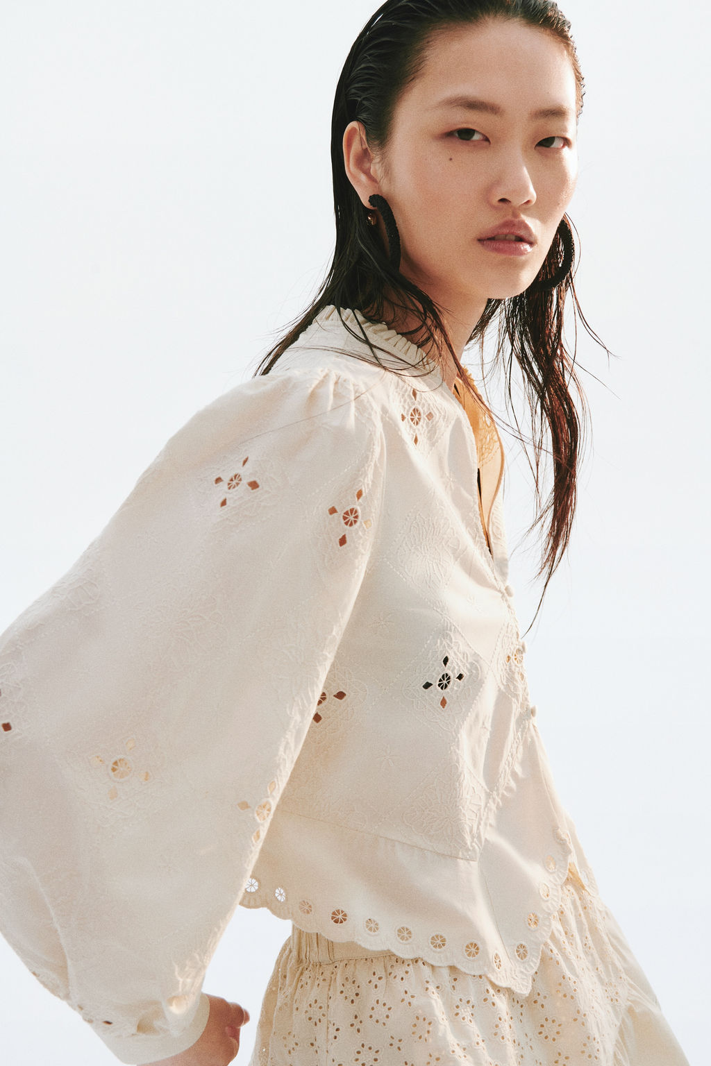 Blusa de algod?n con bordado ingl?s - H&m фото 5