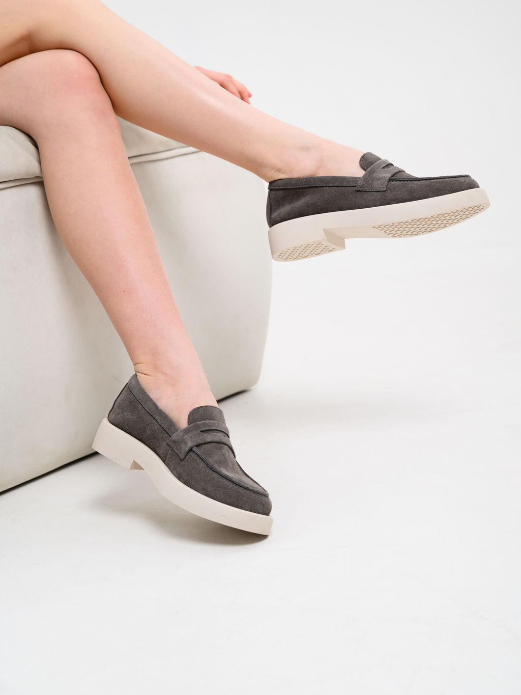 Лоферы туфли 176.1593be.Серый замок замша