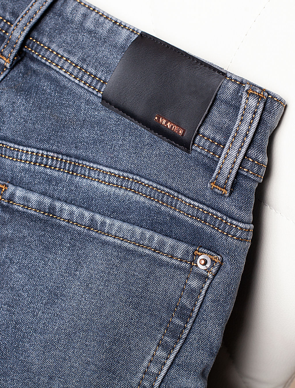 VILATTE / Джинсы mom-fit на ФЛИСЕ с эластаном  фото 9