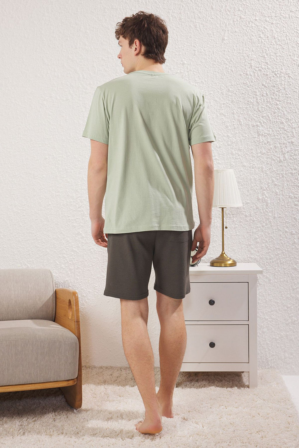 TRENDYOL MAN Bej Regular Fit Slogan Bask?l? Alt Dokulu Sortlu Orme Pijama Tak?m? TMNSS25PT00023 - Trendyolmilla фото 9
