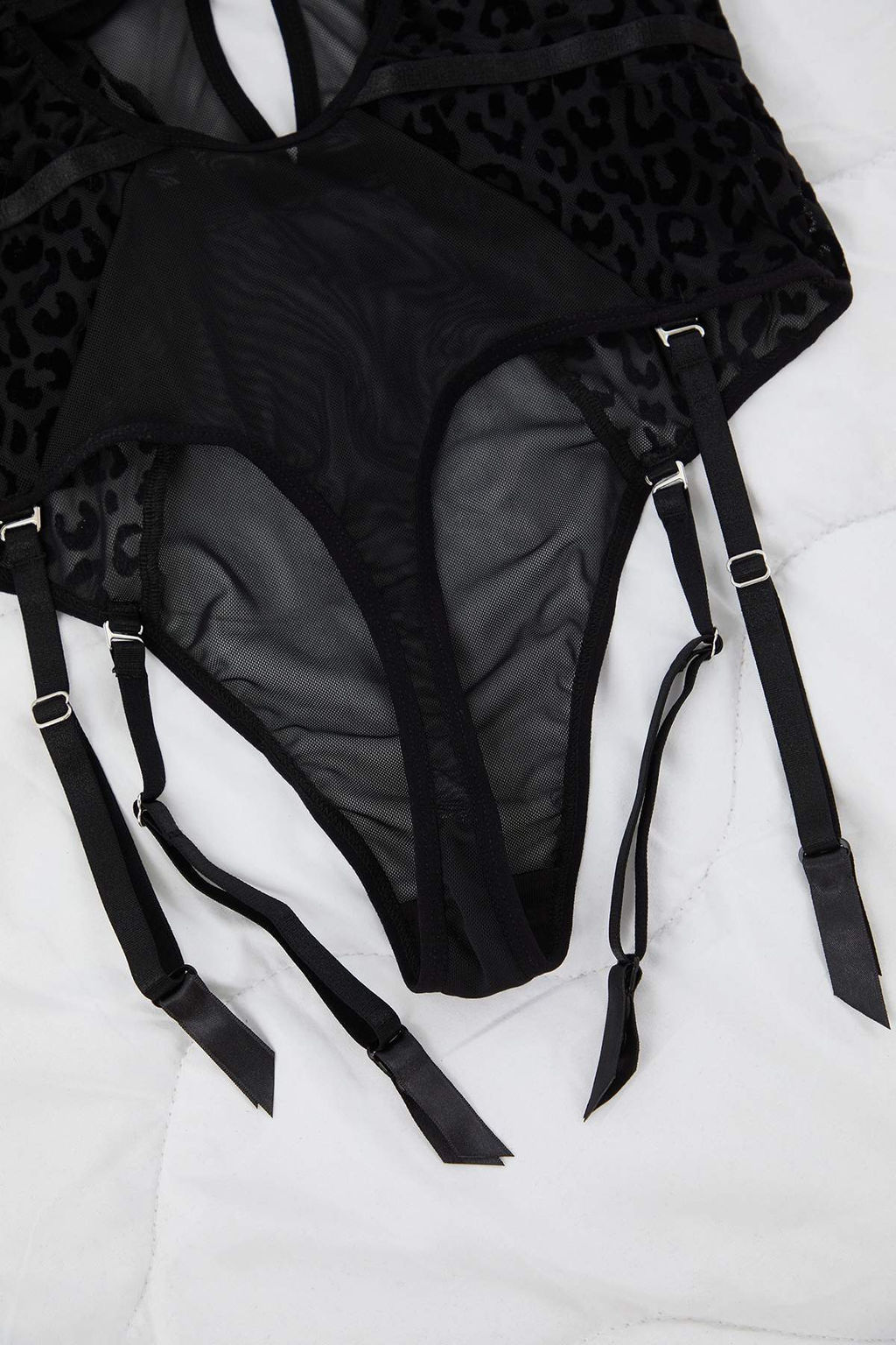 Siyah Mesh Fitted Jartiyer Animal Kaps?z Body THMAW26BD00008 - Trendyolmilla фото 6