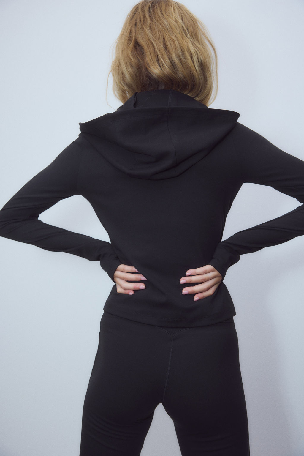 Chaqueta de deporte SoftMove con capucha - H&m фото 6