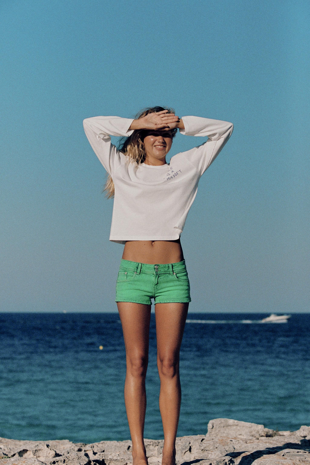 SHORTS MINI DENIM TRF TIRO BAJO / Verde