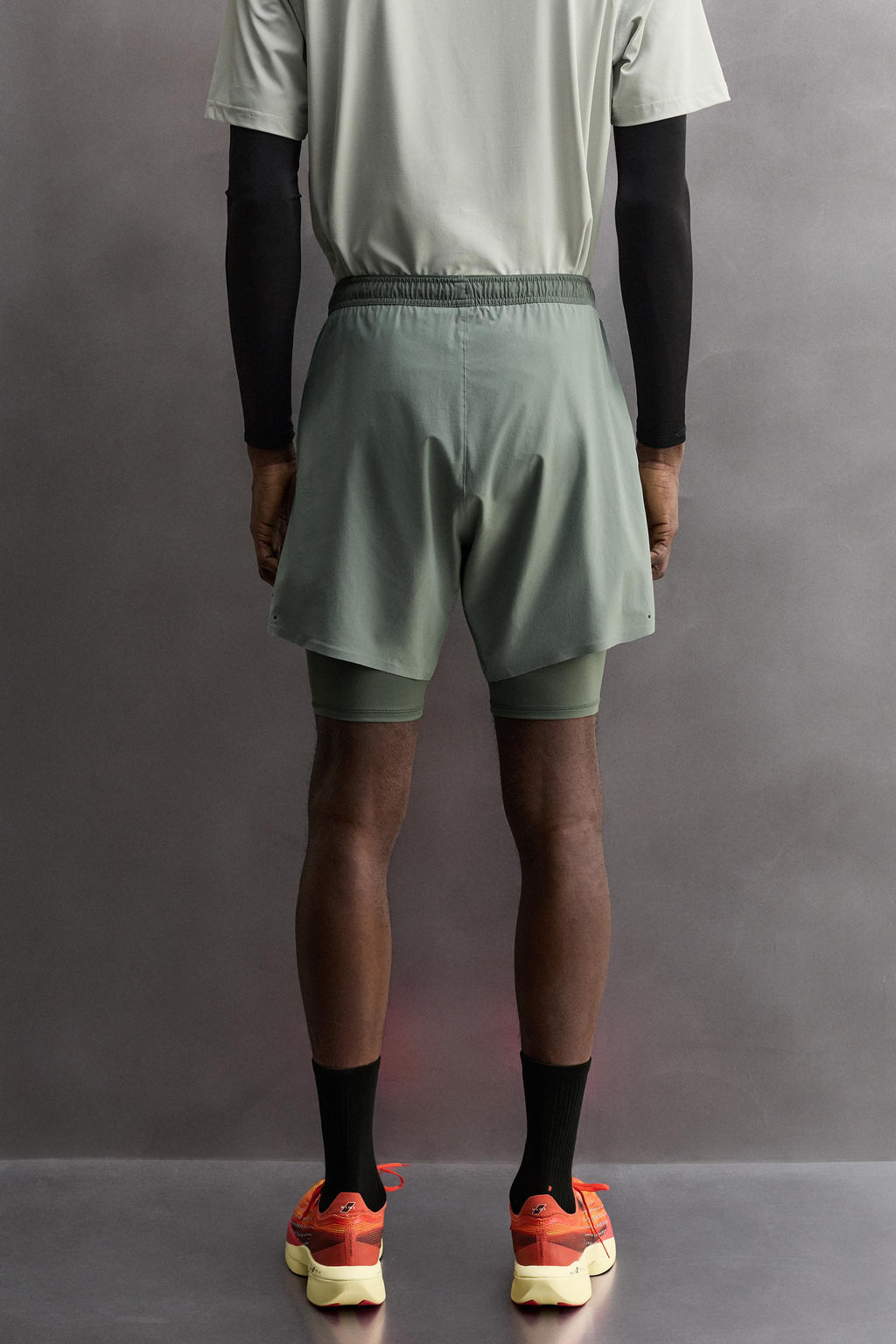 PANTALONES CORTOS ENTRENAMIENTO 2 EN 1 B?SICOS / verde lavado
