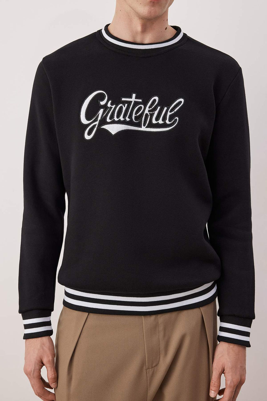 Siyah Regular/Normal Kesim Triko Bantl? Nak?sl? Sweatshirt TMNAW26SW00066 - Trendyolmilla фото 3