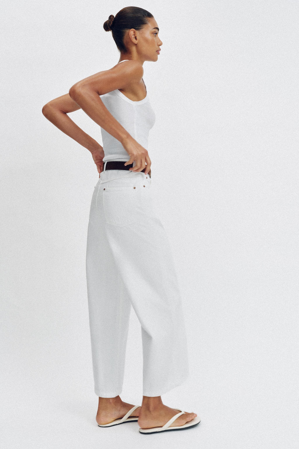 JEANS WIDE LEG CROPPED TIRO ALTO CINTUR?N / Blanco