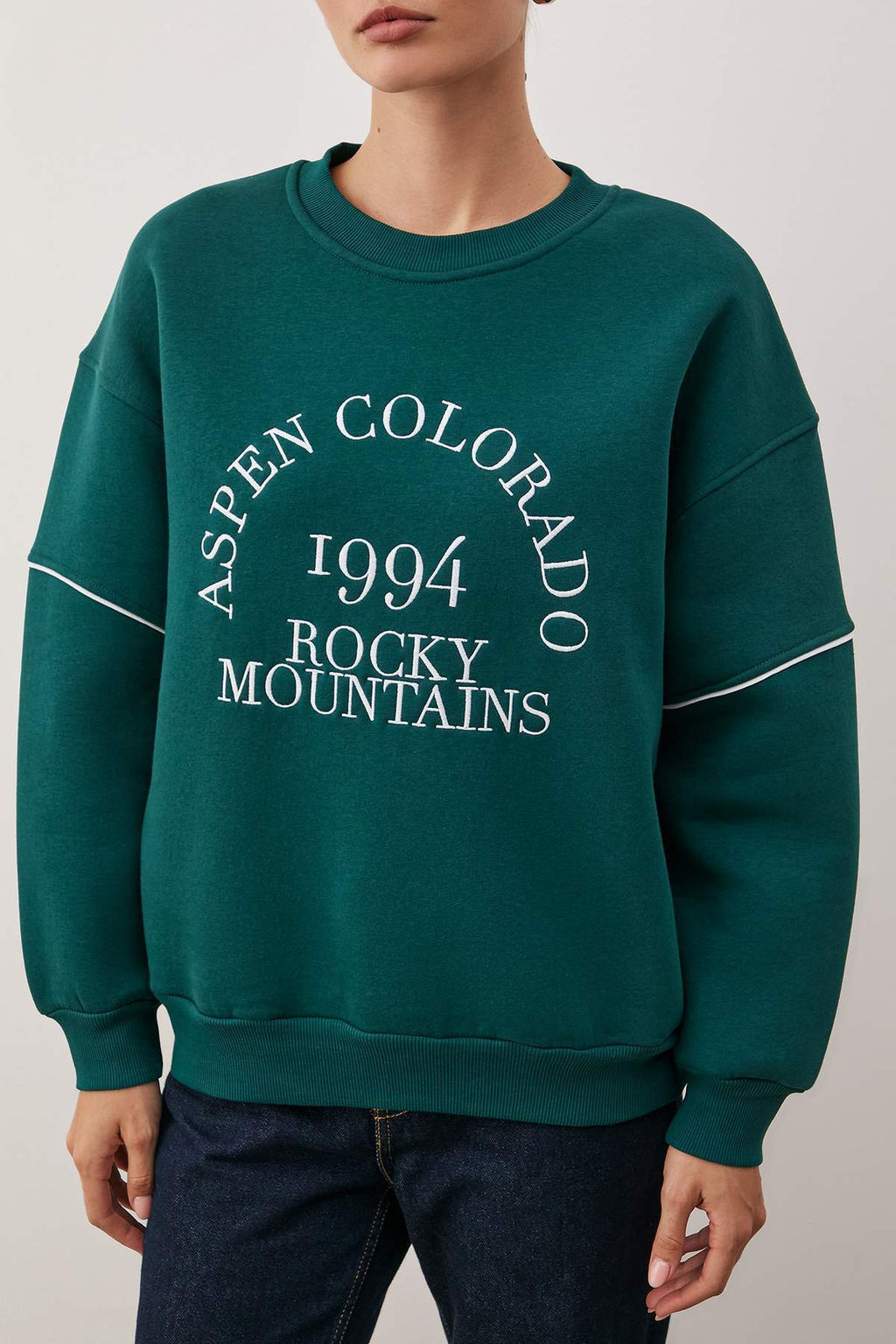 Zumrut Yesili Kal?n Ici Polarl? Slogan Nak?sl? Oversize Bisiklet Yaka Orme Sweatshirt TWOAW26SW00078