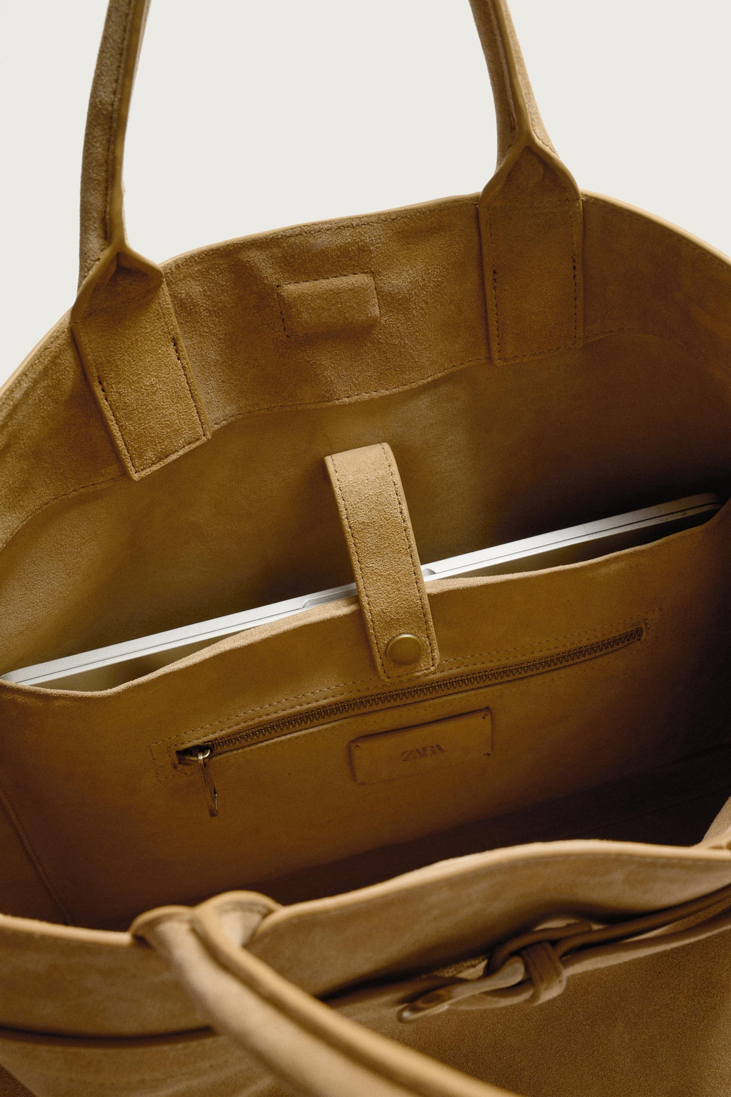 BOLSO DE MANO PIEL CINTUR?N / Marr?n Caramelo - Zara фото 7