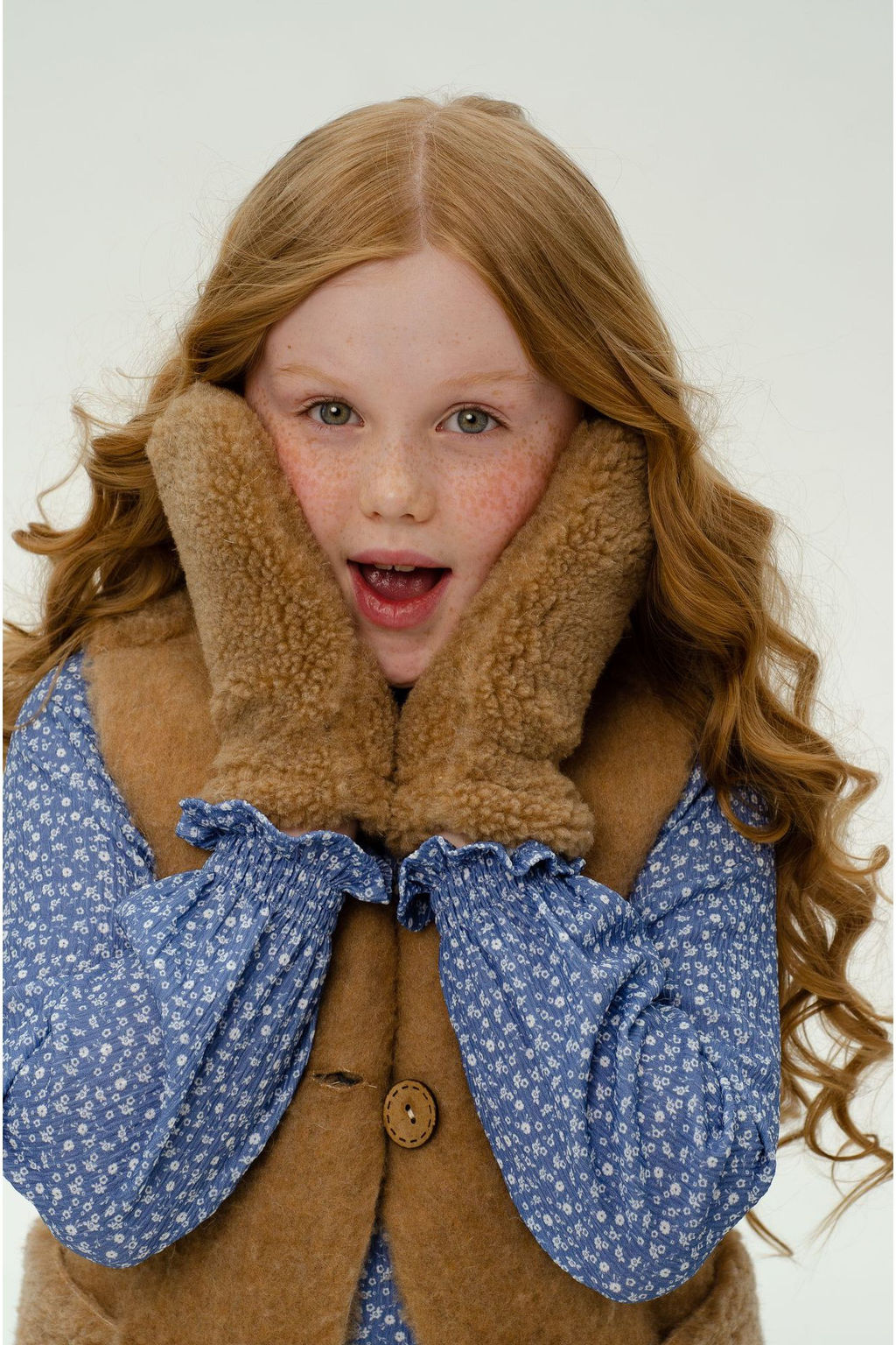 Варежки детские меховые ваниль - Woollamb фото 8